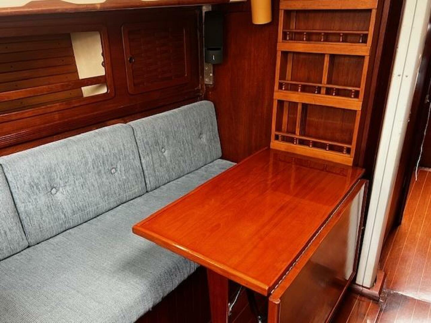 Salon dinette for 2
