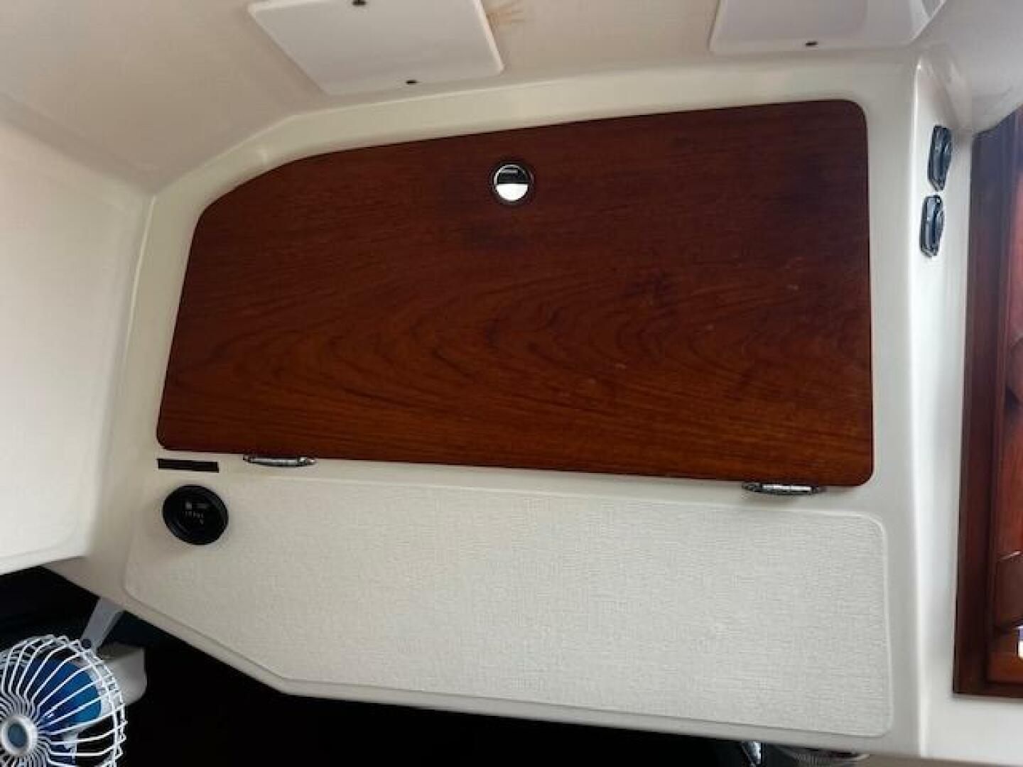 Aft hatch access