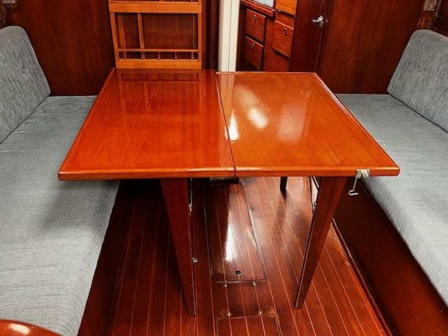 Salon dinette for 4