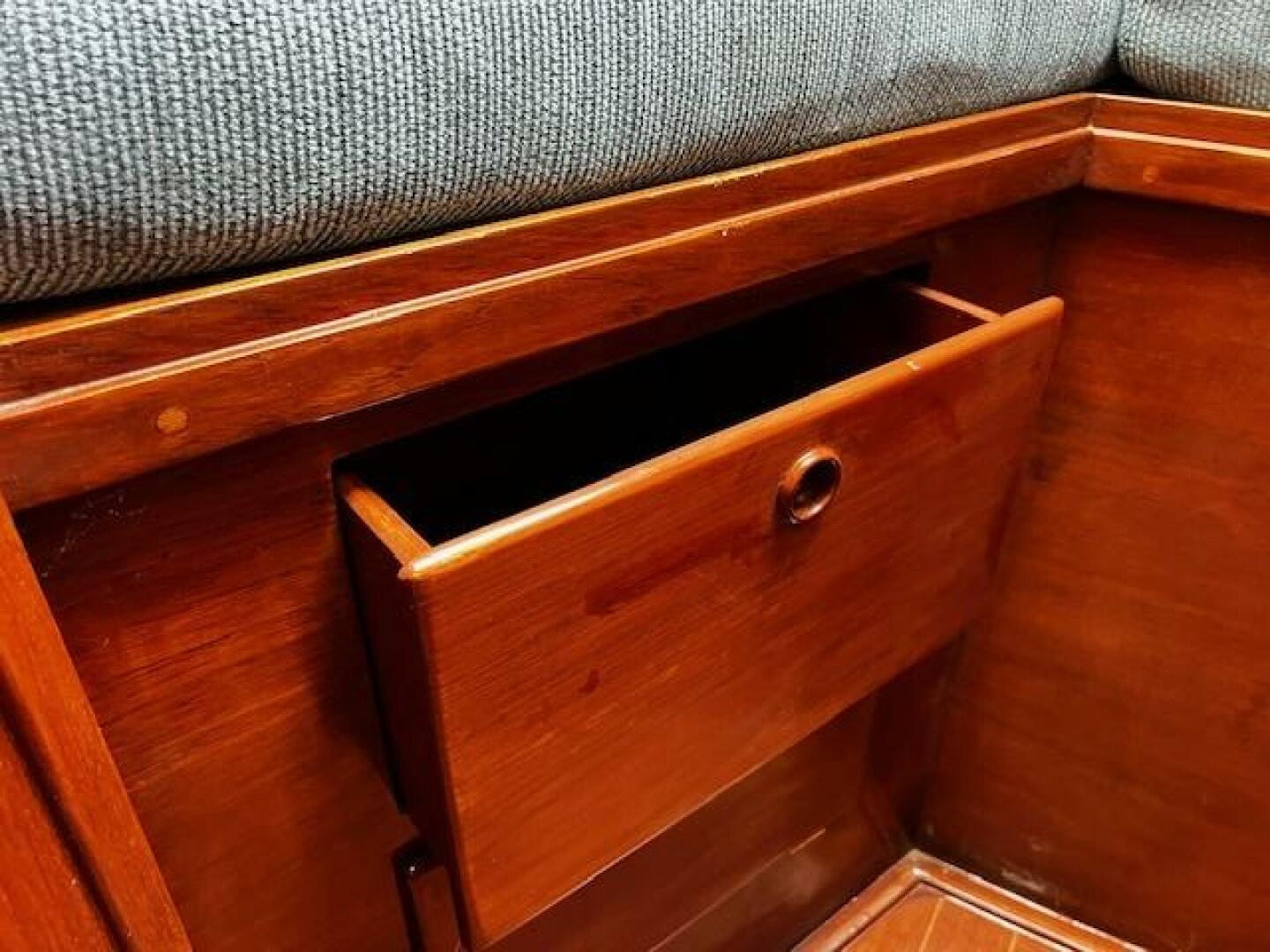 Fwd berth storage