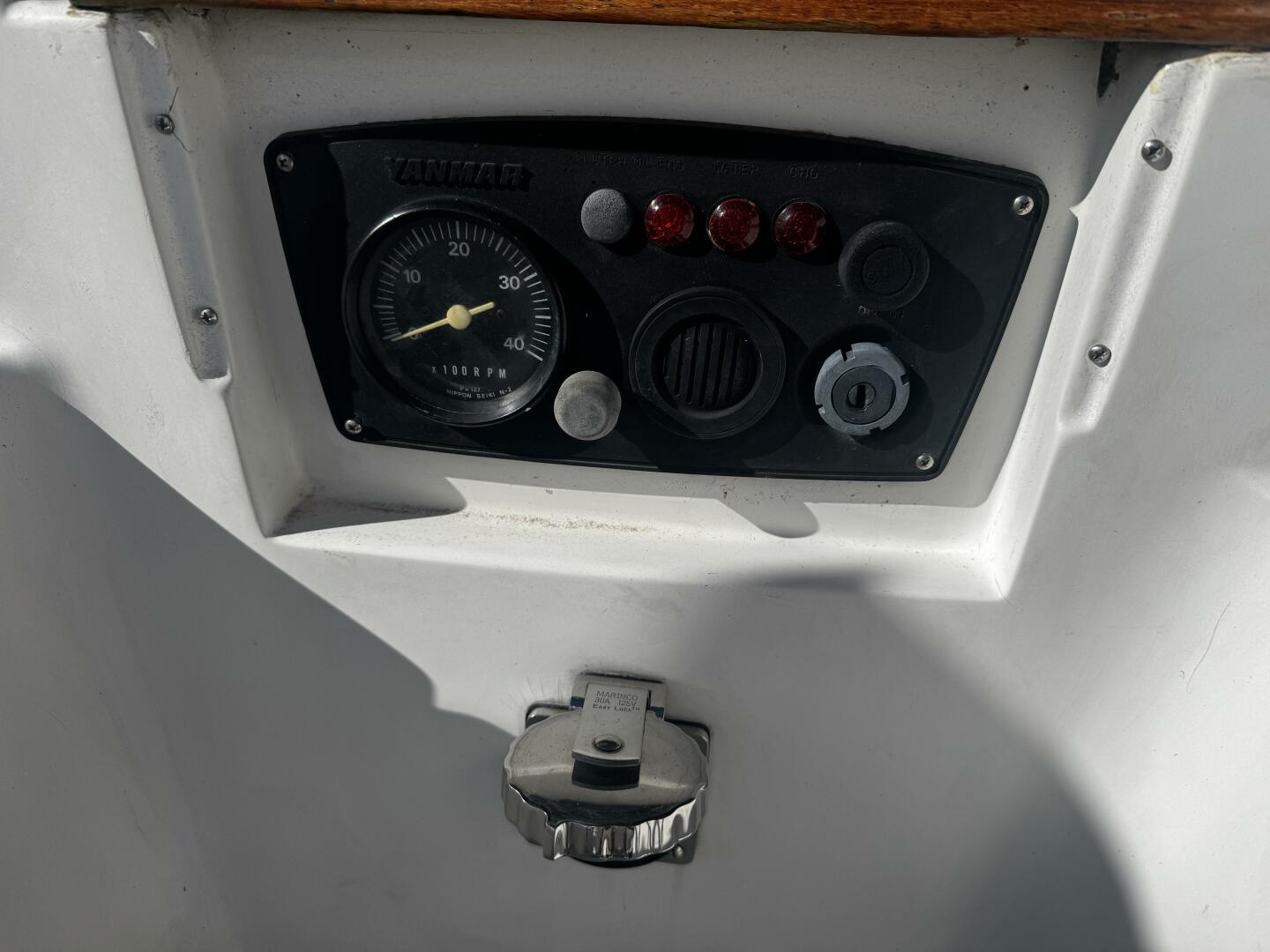 37ft Hunter Yacht For Sale 37ft Hunter Yacht For Sale