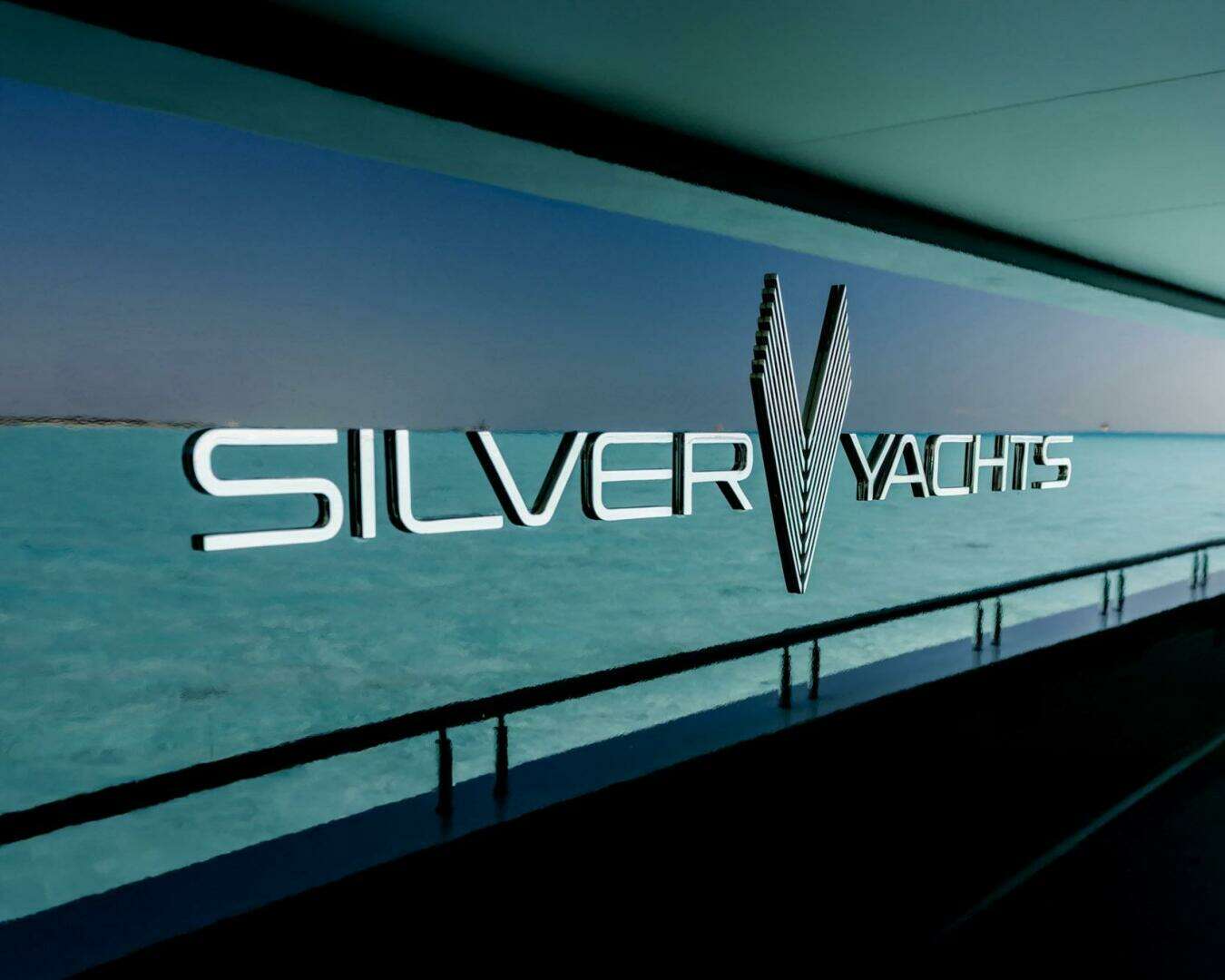 118ft Silver Yachts Yacht For Sale 118ft Silver Yachts Yacht For Sale