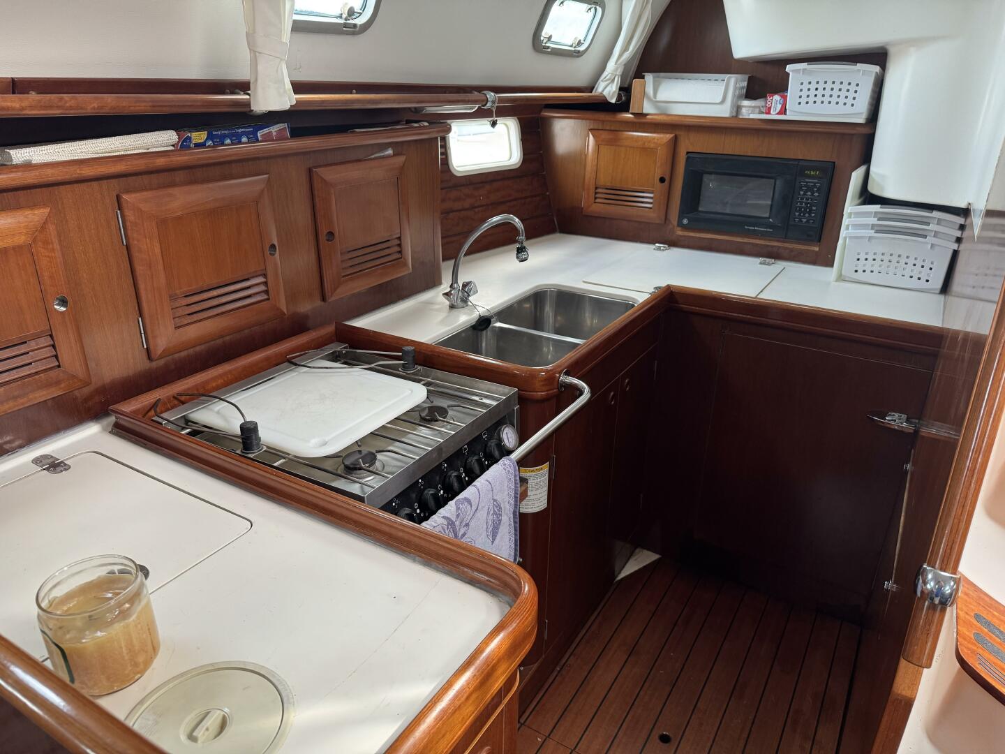 Pura Vida 46ft Beneteau Yacht For Sale Pura Vida 46ft Beneteau Yacht For Sale
