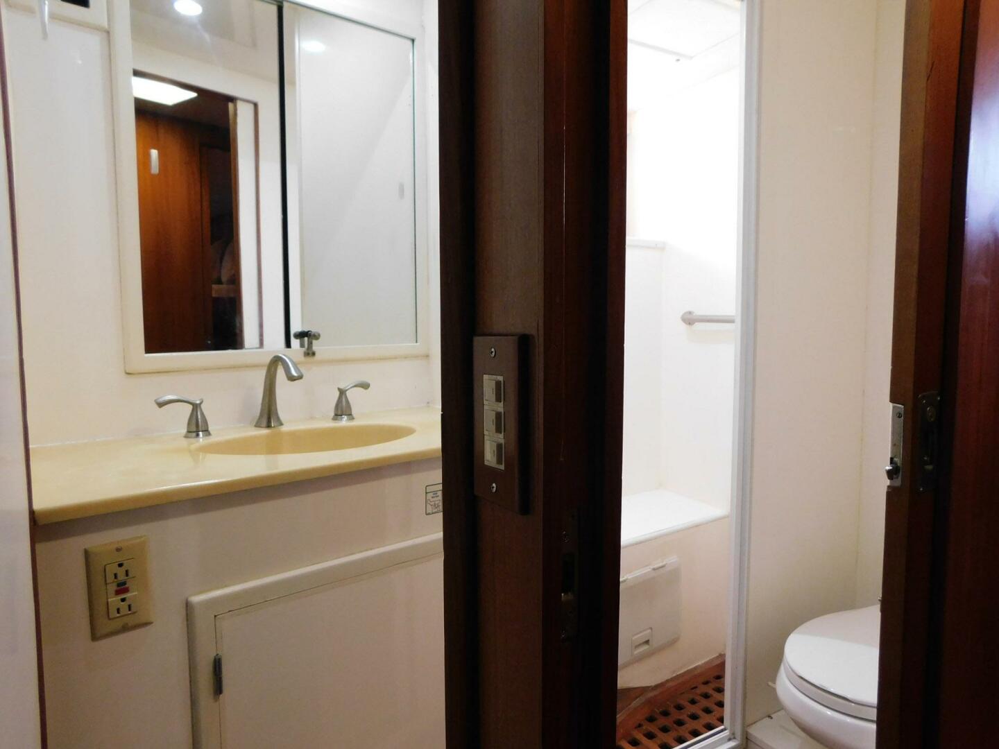 Driftwood 52ft Jefferson Yacht For Sale Driftwood 52ft Jefferson Yacht For Sale