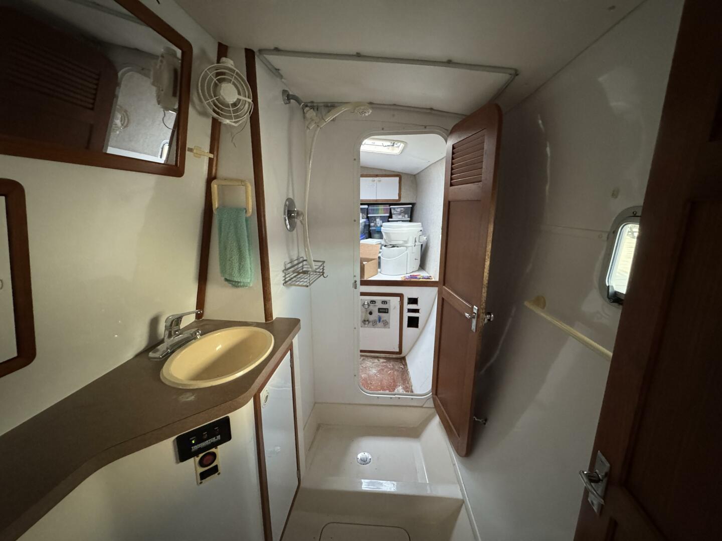 40ft Manta Yacht For Sale 40ft Manta Yacht For Sale