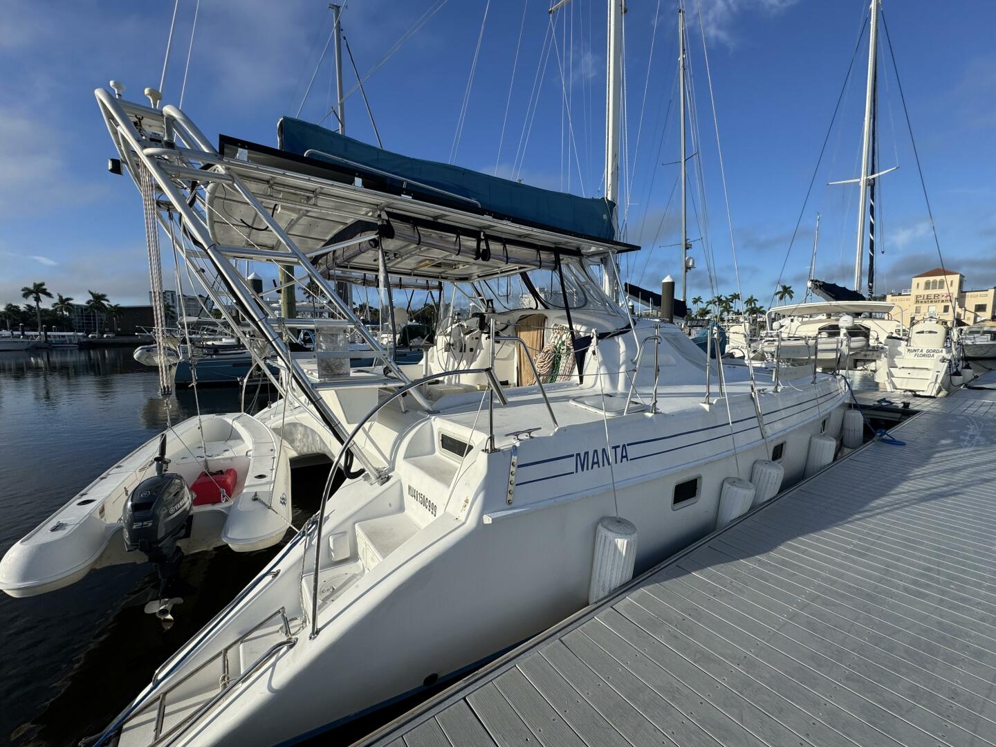 40ft Manta Yacht For Sale 40ft Manta Yacht For Sale