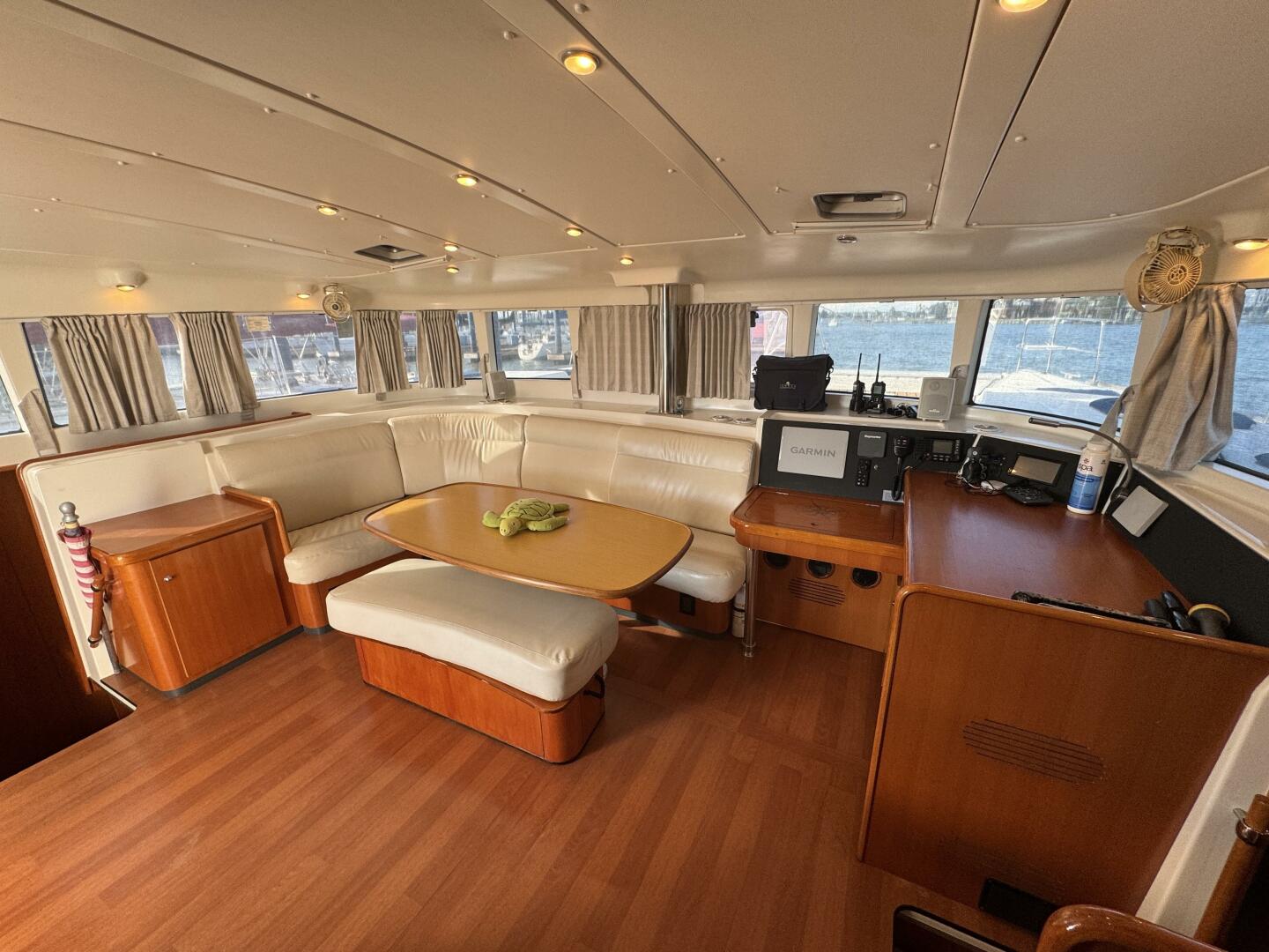 MAKANI 44ft Lagoon Yacht For Sale MAKANI 44ft Lagoon Yacht For Sale