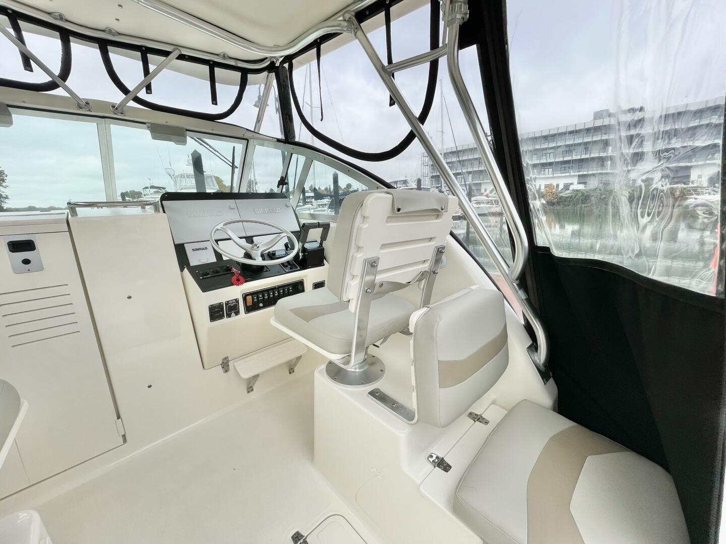 28ft Pursuit Yacht For Sale 28ft Pursuit Yacht For Sale