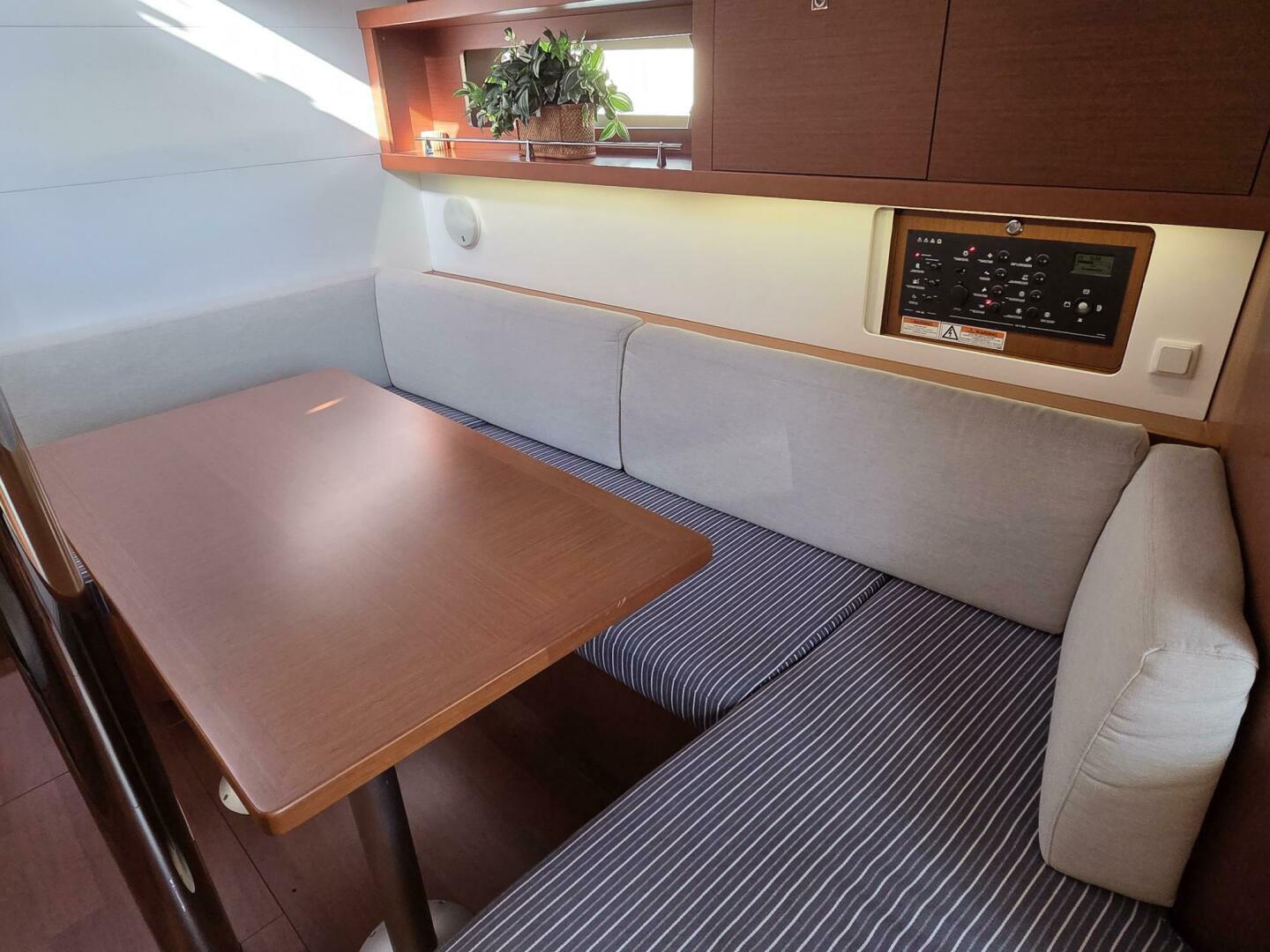 Blue Jay 41ft Beneteau Yacht For Sale Blue Jay 41ft Beneteau Yacht For Sale