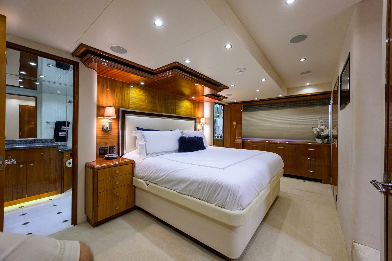 SAPPHIRE 72ft Hatteras Yacht For Sale SAPPHIRE 72ft Hatteras Yacht For Sale