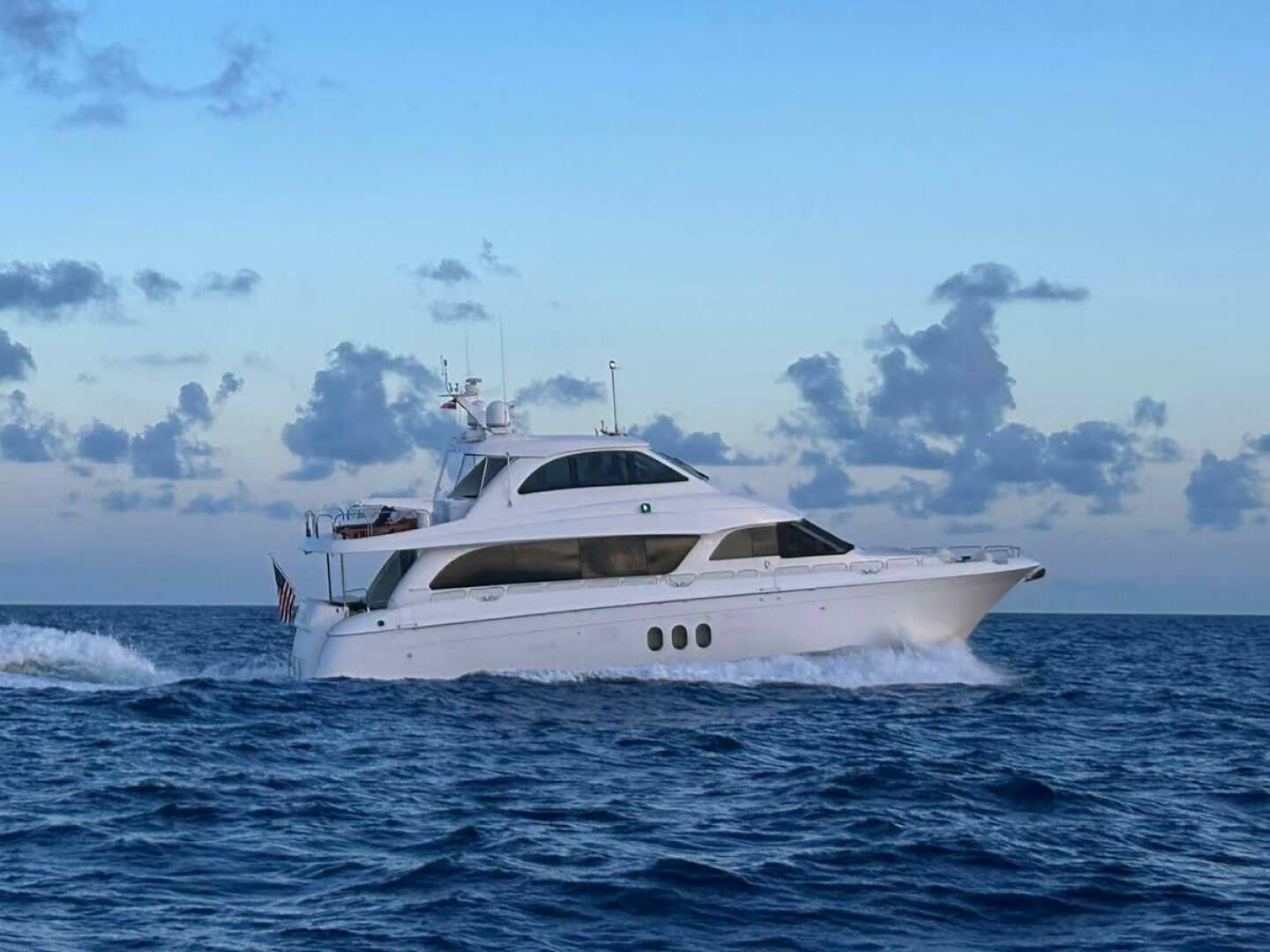 SAPPHIRE 72ft Hatteras Yacht For Sale SAPPHIRE 72ft Hatteras Yacht For Sale