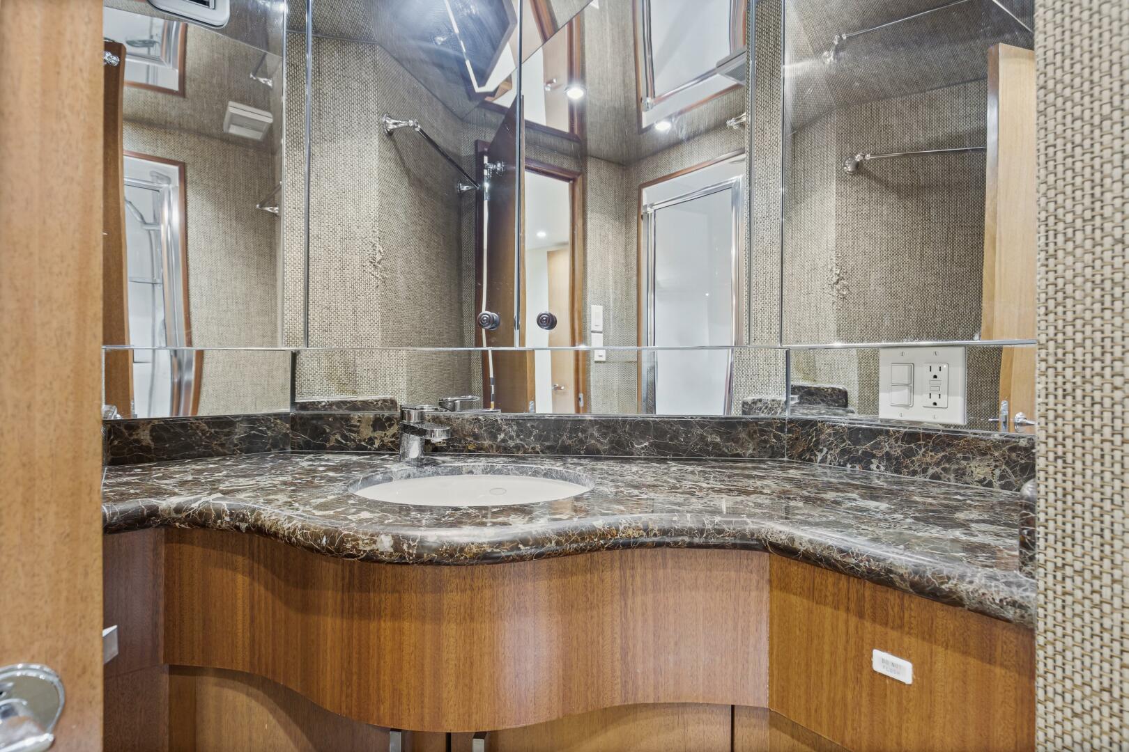 Blacksmith 60ft Hatteras Yacht For Sale