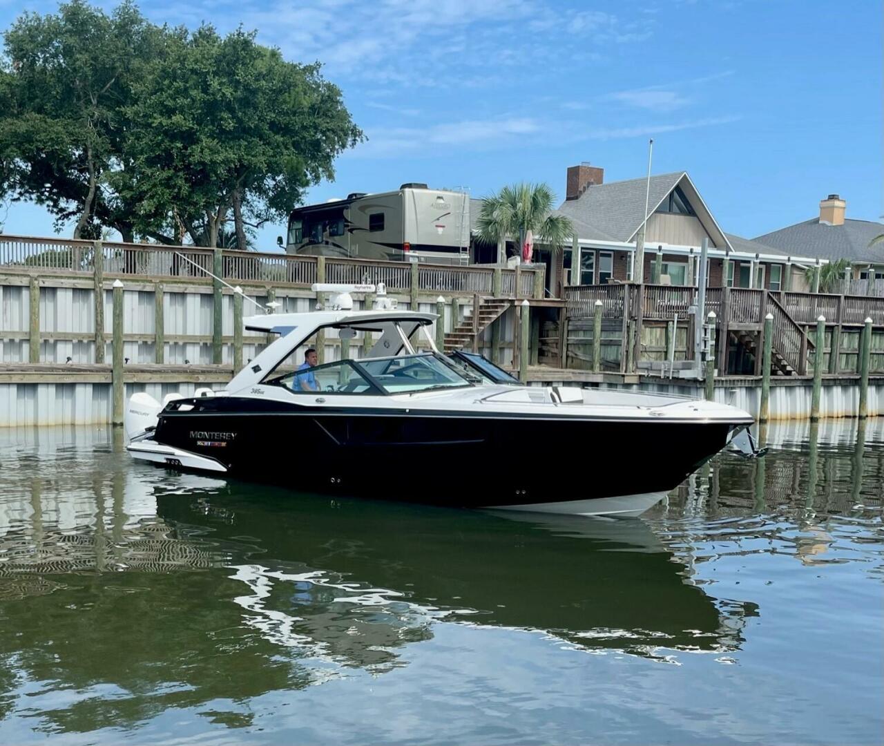 Mia Victoria 38ft Monterey Yacht For Sale