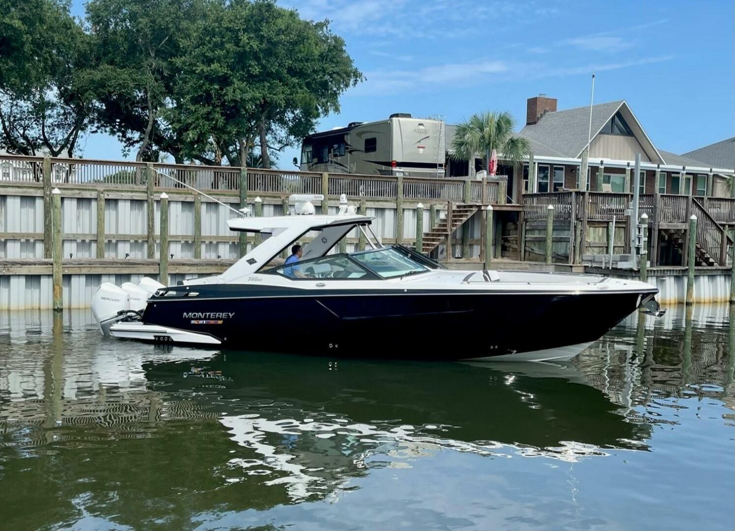 Mia Victoria 38ft Monterey Yacht For Sale