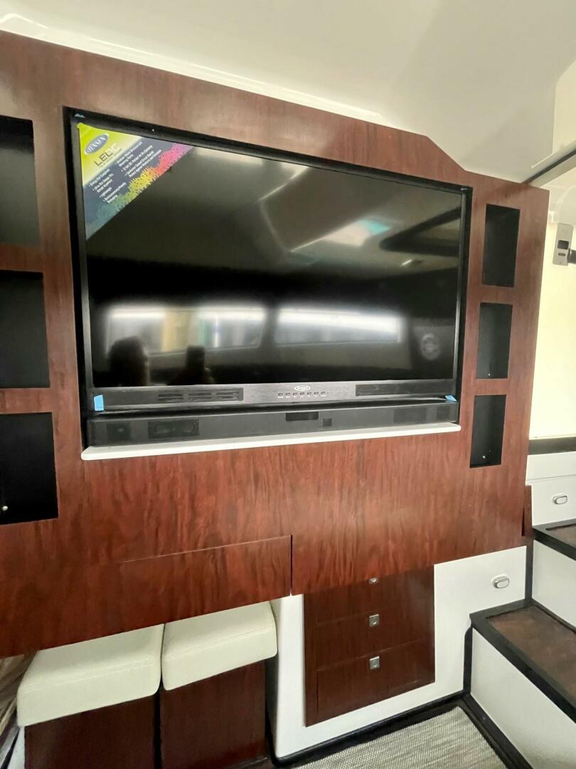 Mia Victoria 38ft Monterey Yacht For Sale