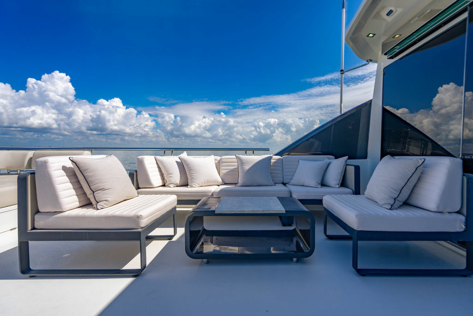 2020 Ocean Alexander 84R