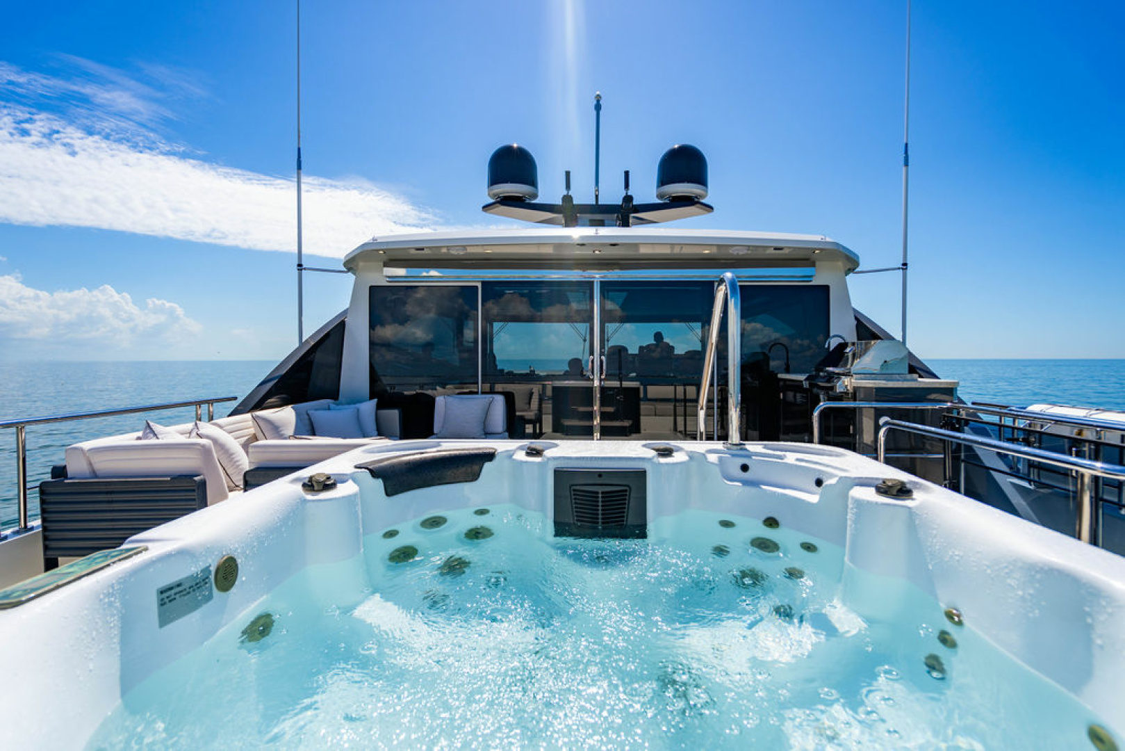 2020 Ocean Alexander 84R