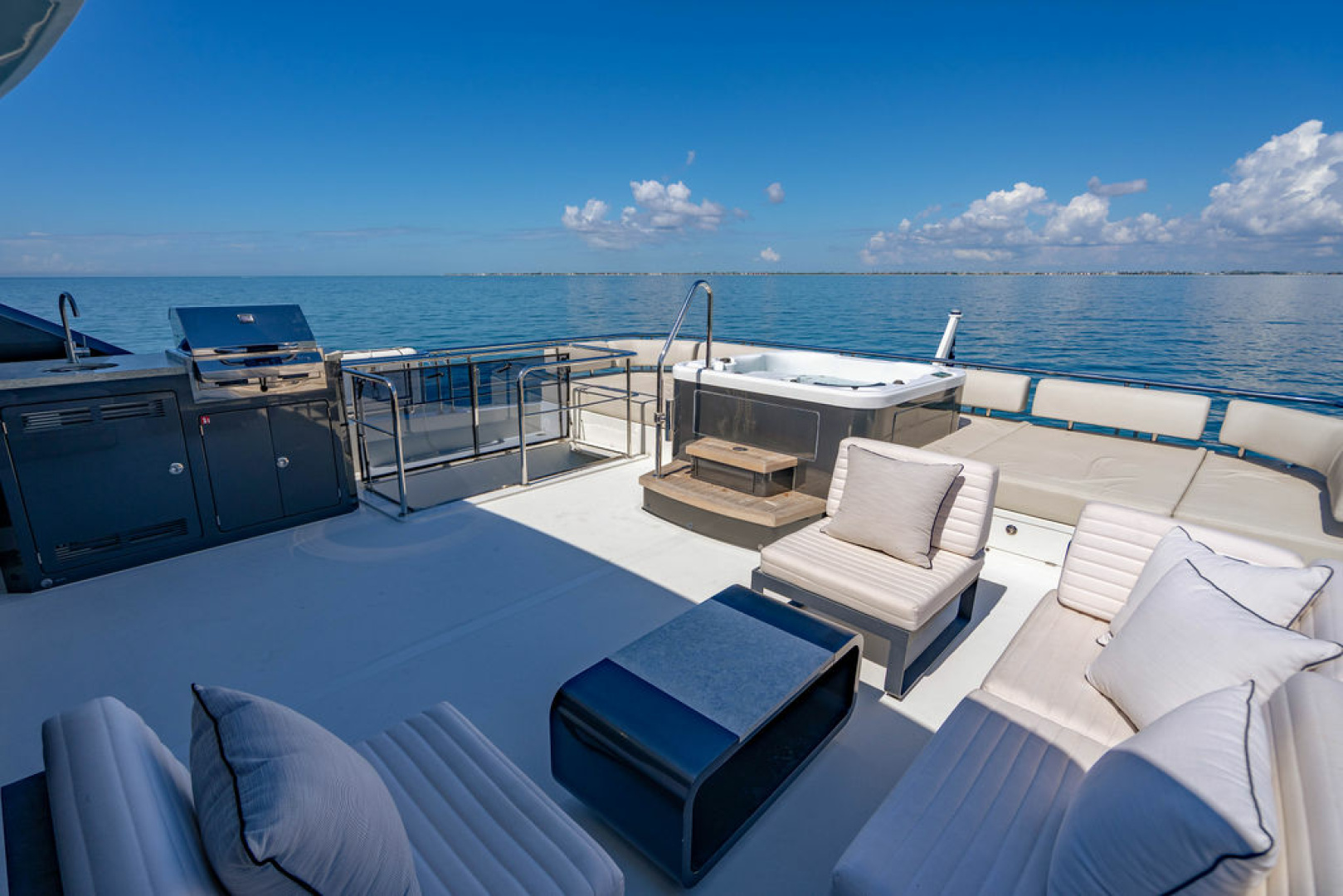 Ocean Alexander 84R - Photo 53