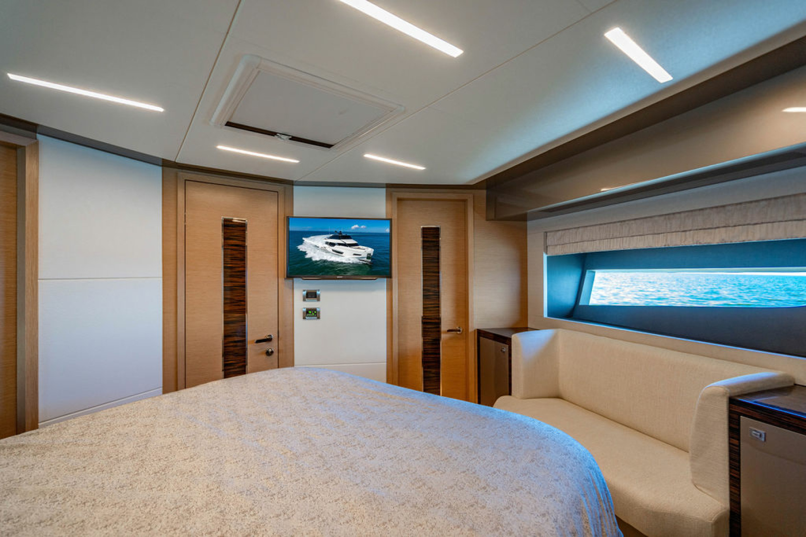 Ocean Alexander 84R - Photo 32