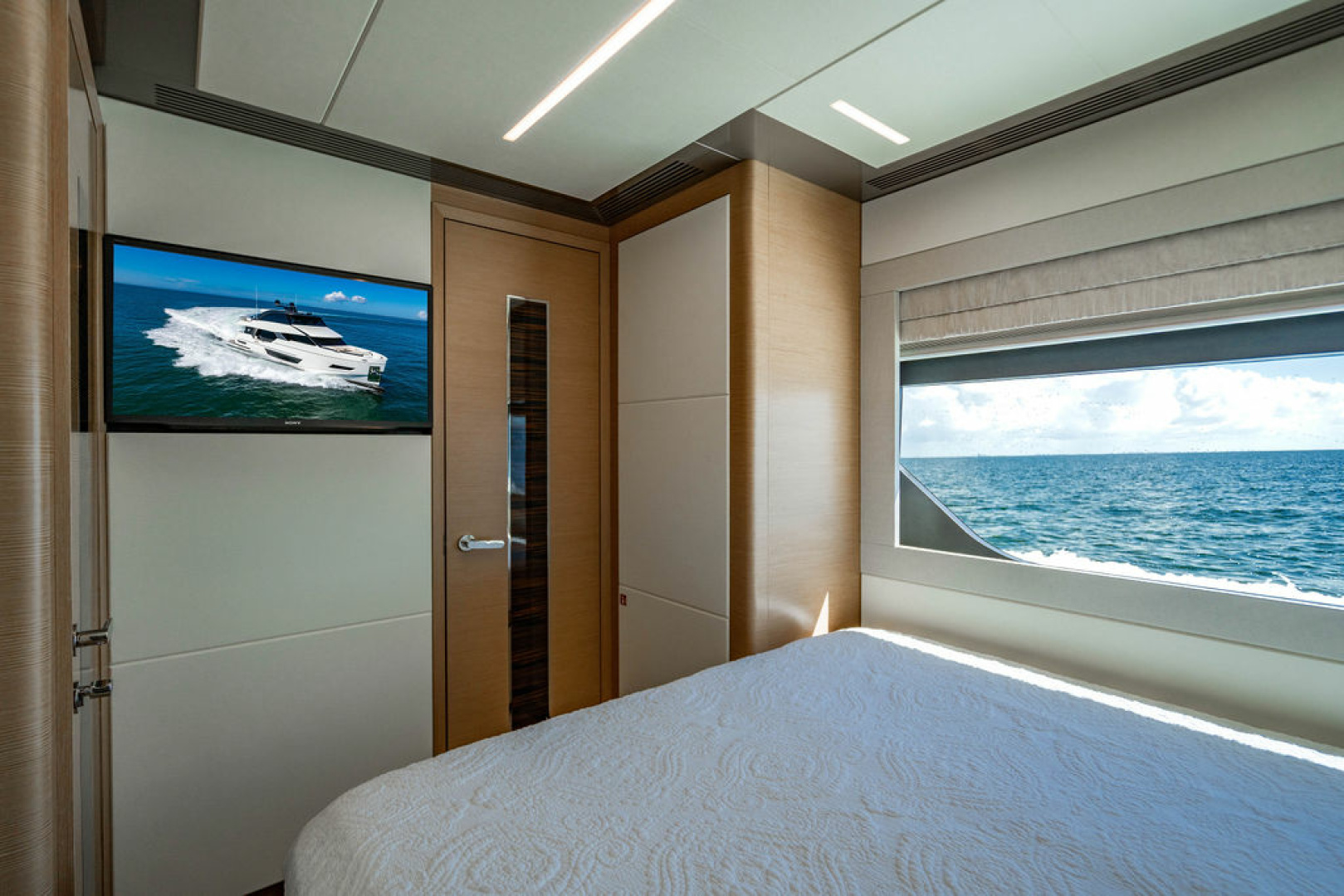 Ocean Alexander 84R - Photo 39