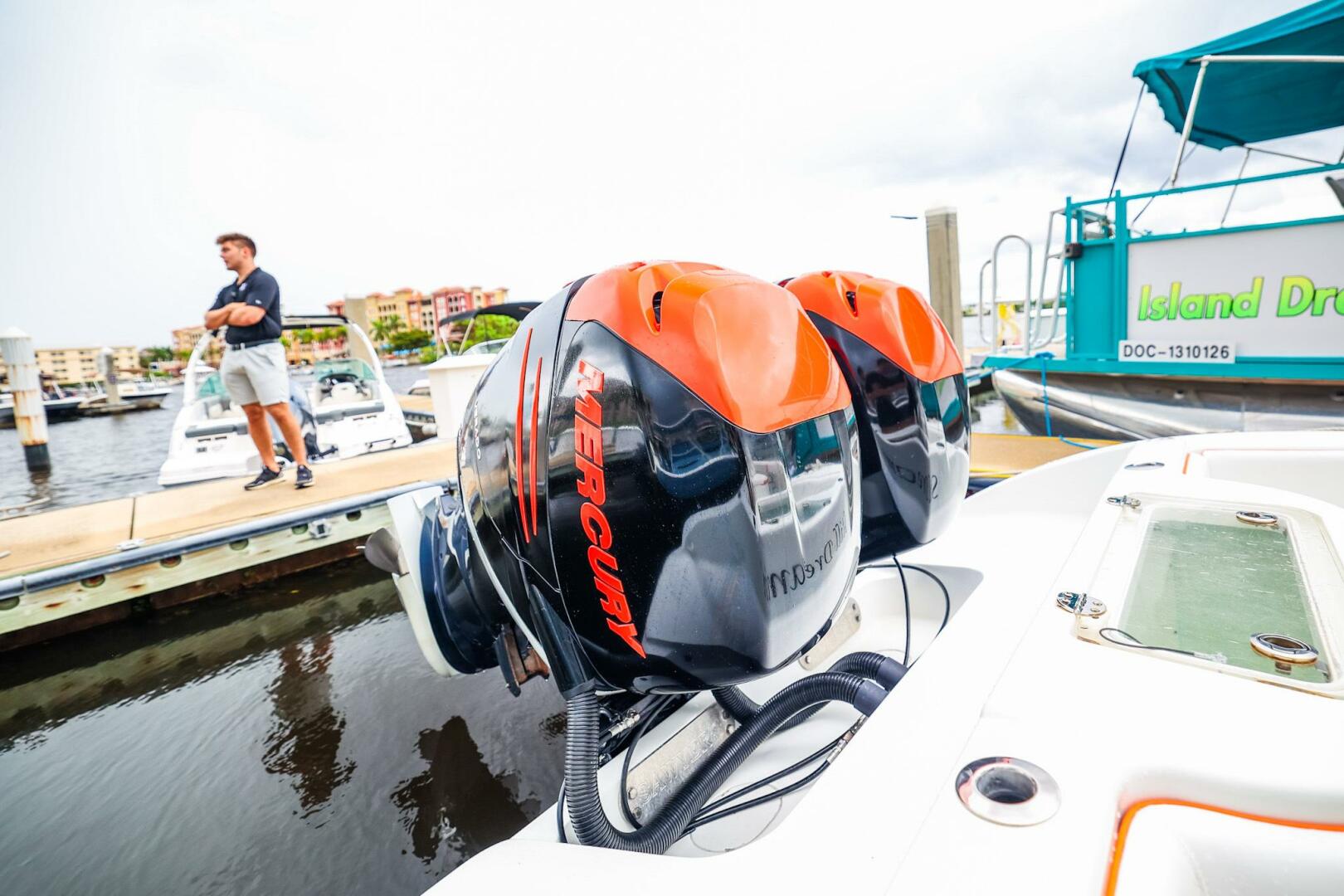 STILL DREAMIN 32ft Yellowfin Yacht For Sale STILL DREAMIN 32ft Yellowfin Yacht For Sale