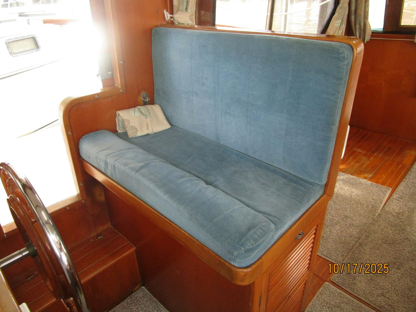 40' Kha Shing lower helm helmseat