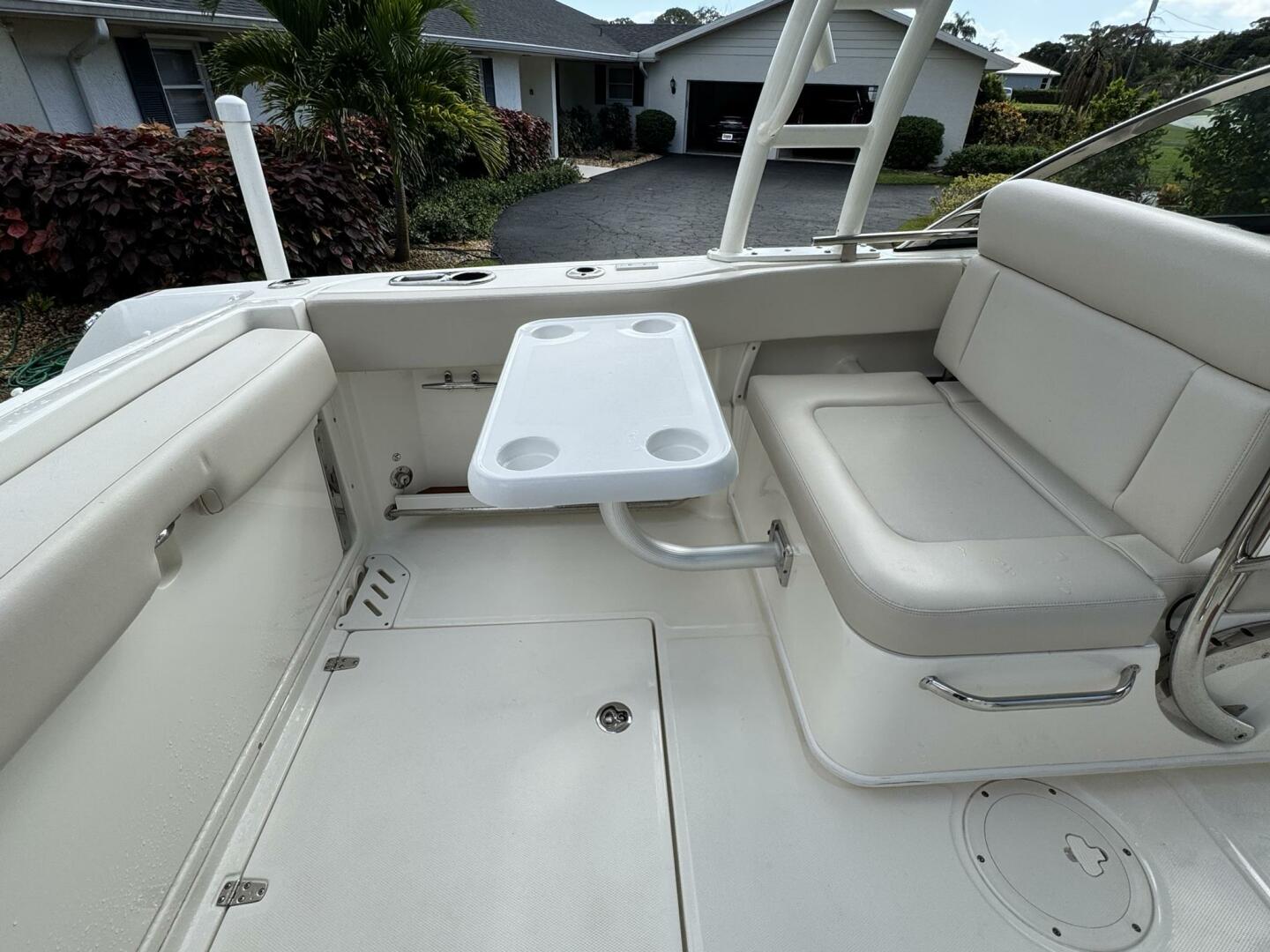 23ft Boston Whaler Yacht For Sale