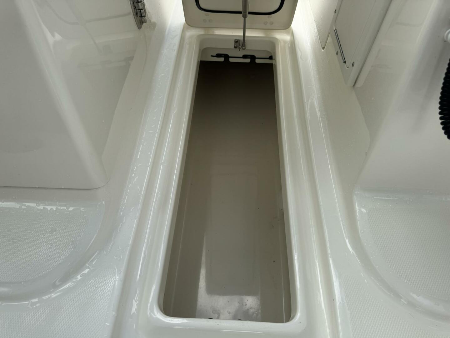 23ft Boston Whaler Yacht For Sale