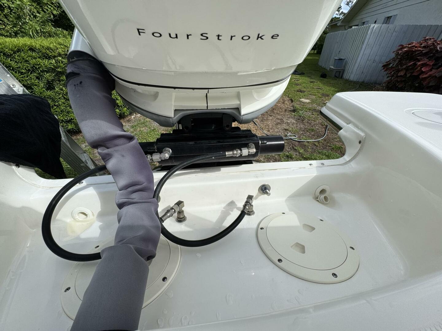 23ft Boston Whaler Yacht For Sale