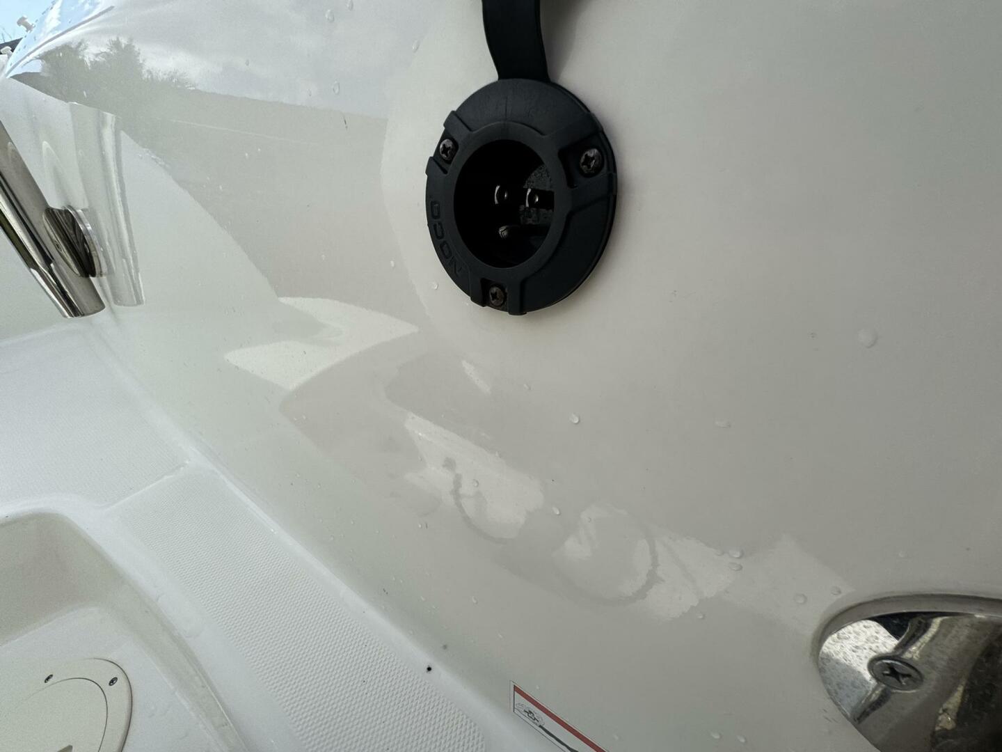 23ft Boston Whaler Yacht For Sale