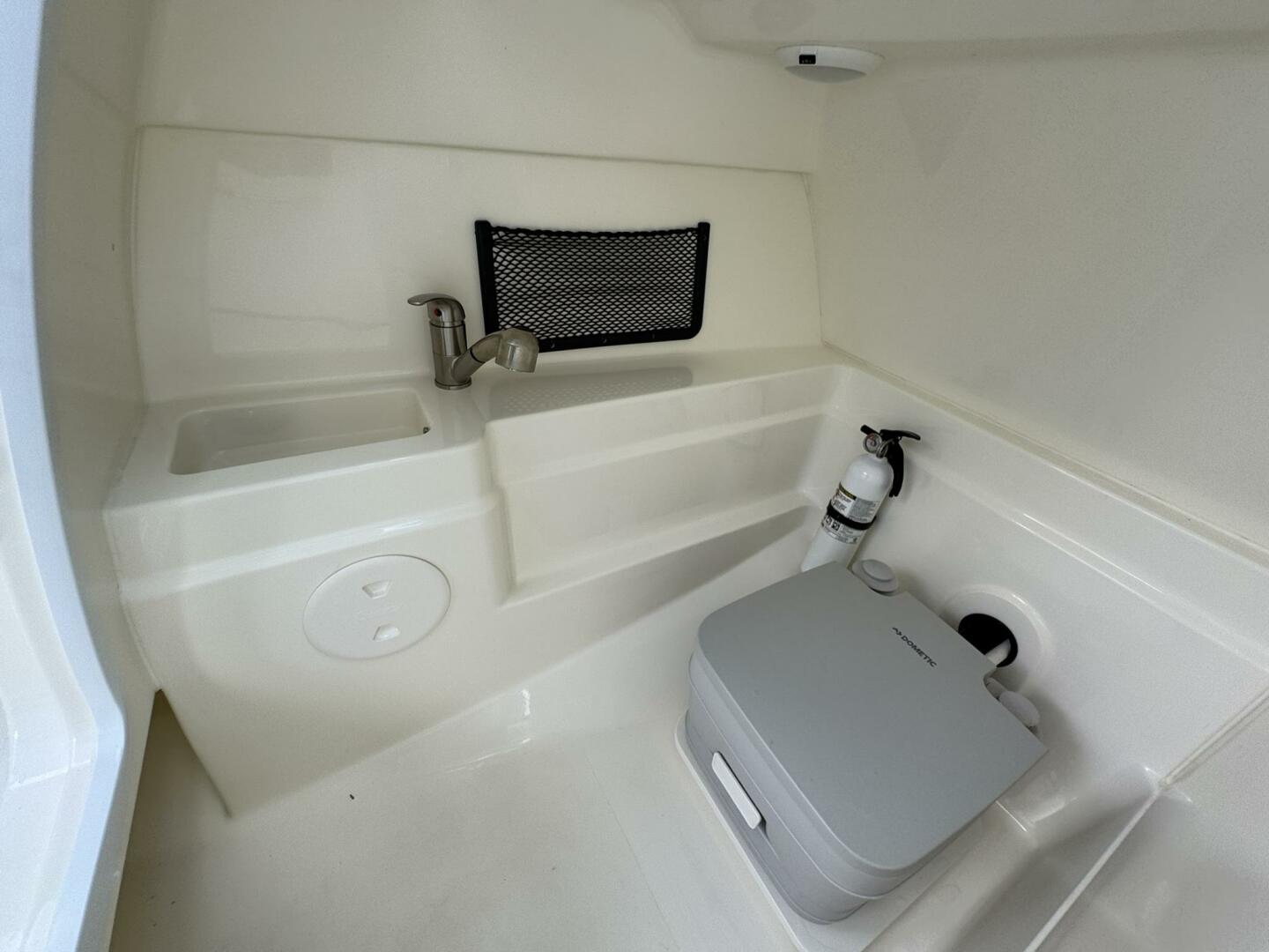 23ft Boston Whaler Yacht For Sale