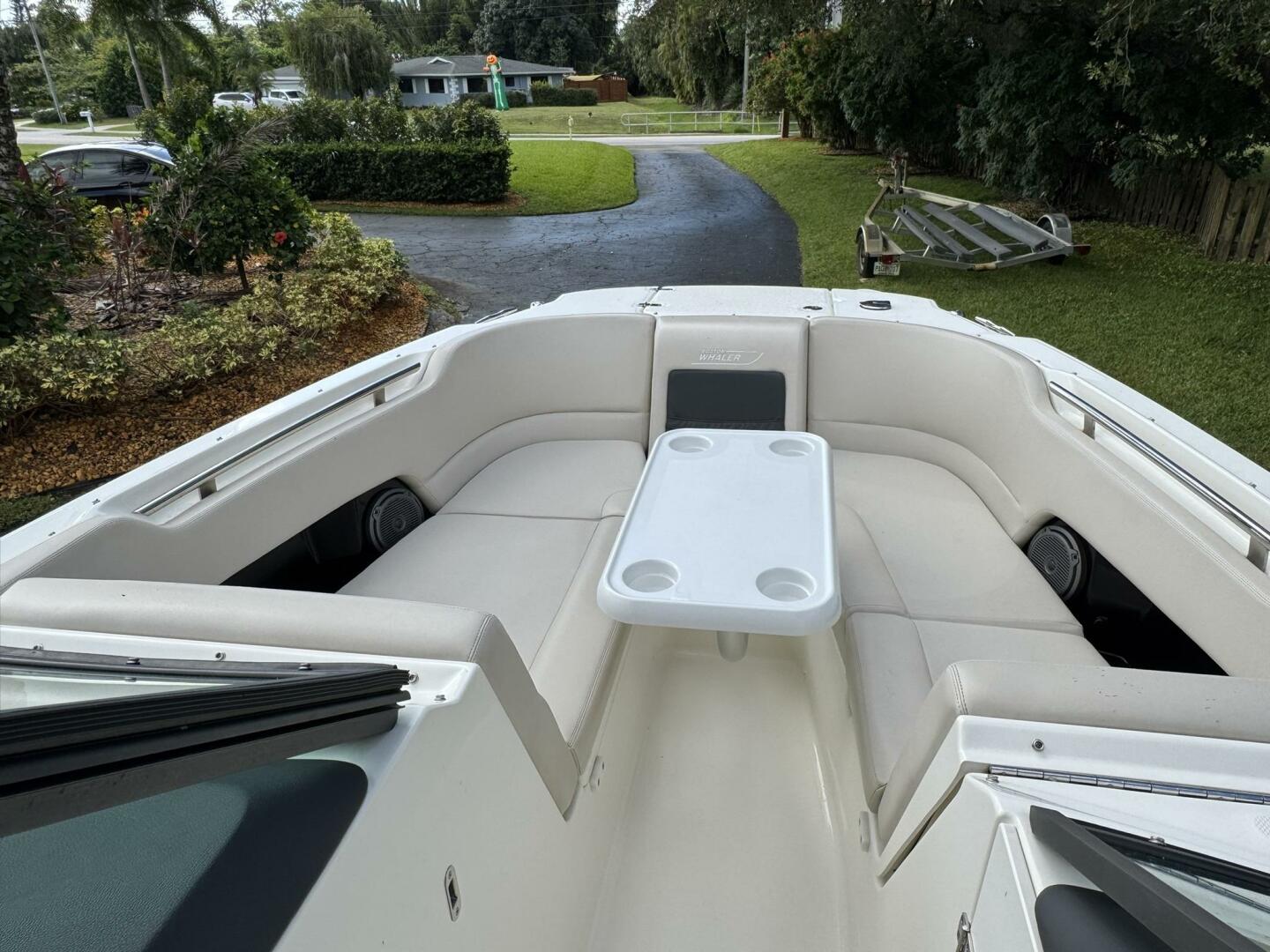 23ft Boston Whaler Yacht For Sale