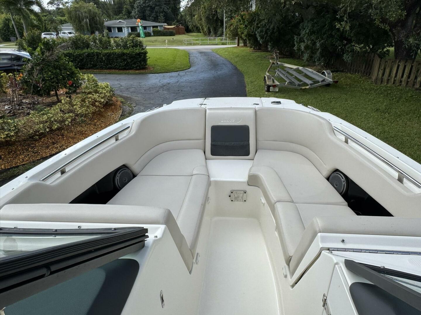 23ft Boston Whaler Yacht For Sale