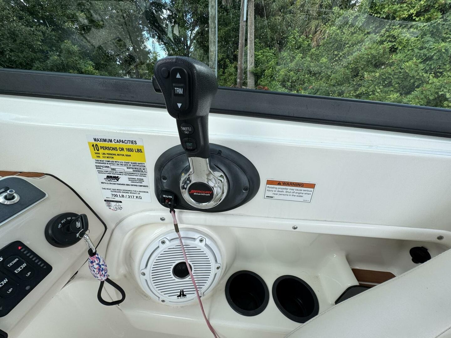 23ft Boston Whaler Yacht For Sale