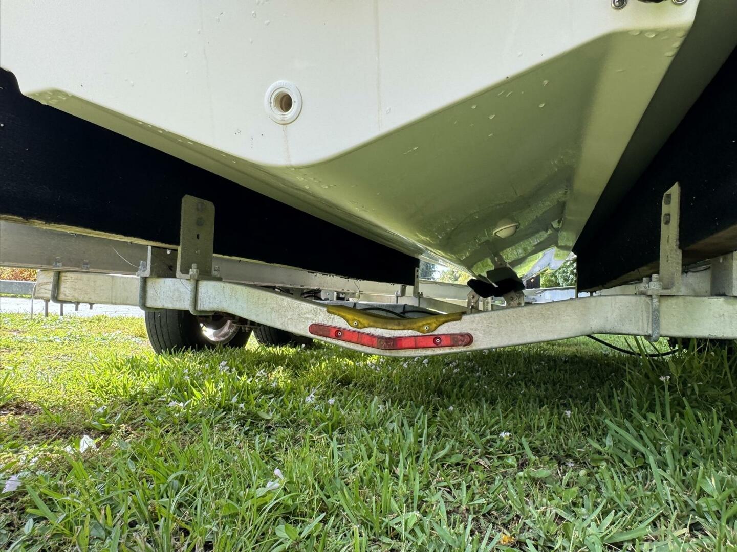 23ft Boston Whaler Yacht For Sale