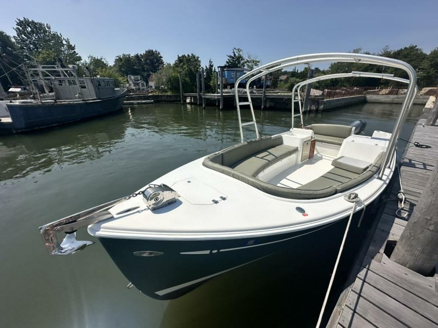 VENETIAN VISION 2 24ft Custom Yacht For Sale