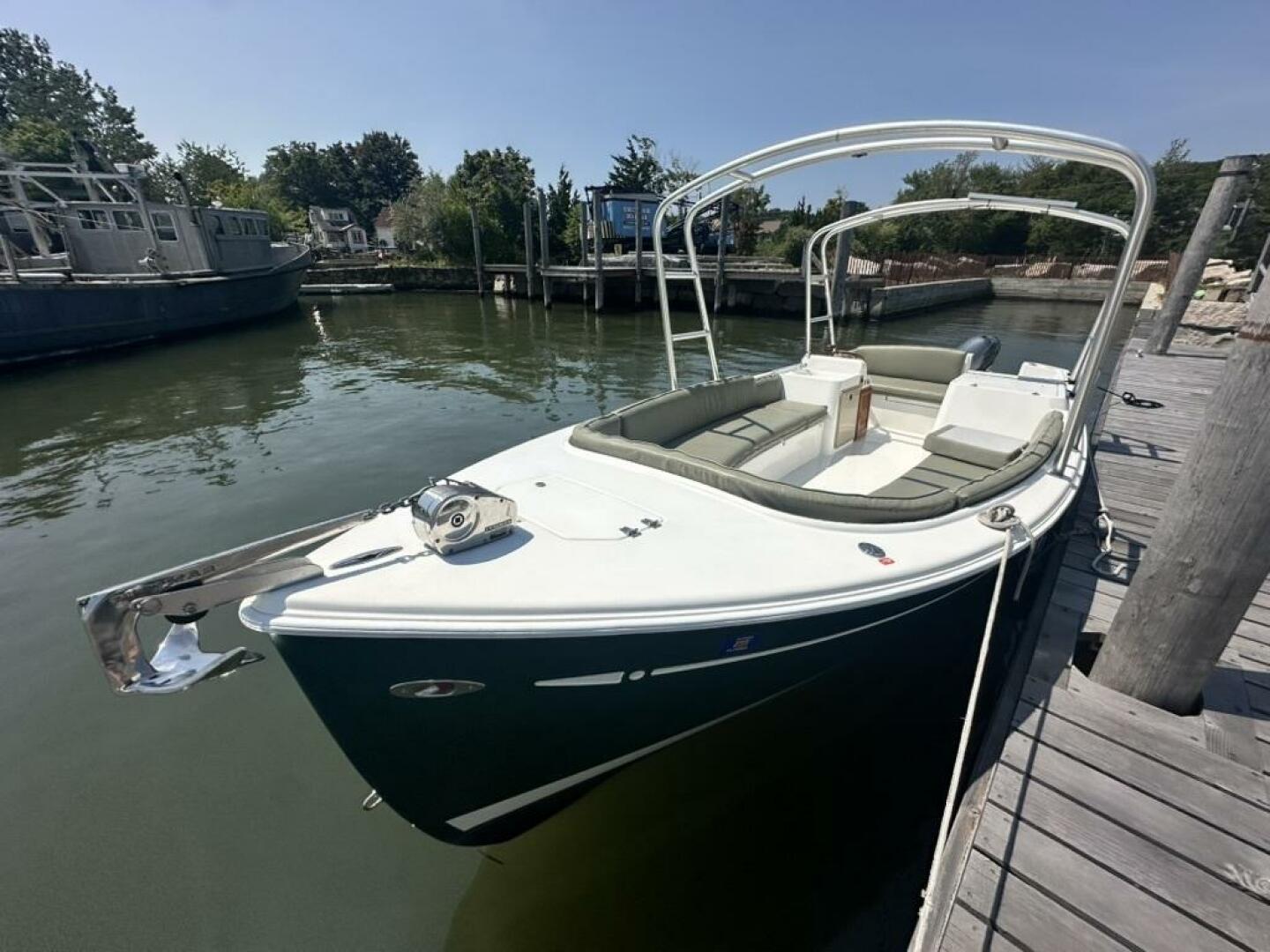 VENETIAN VISION 2 24ft Custom Yacht For Sale