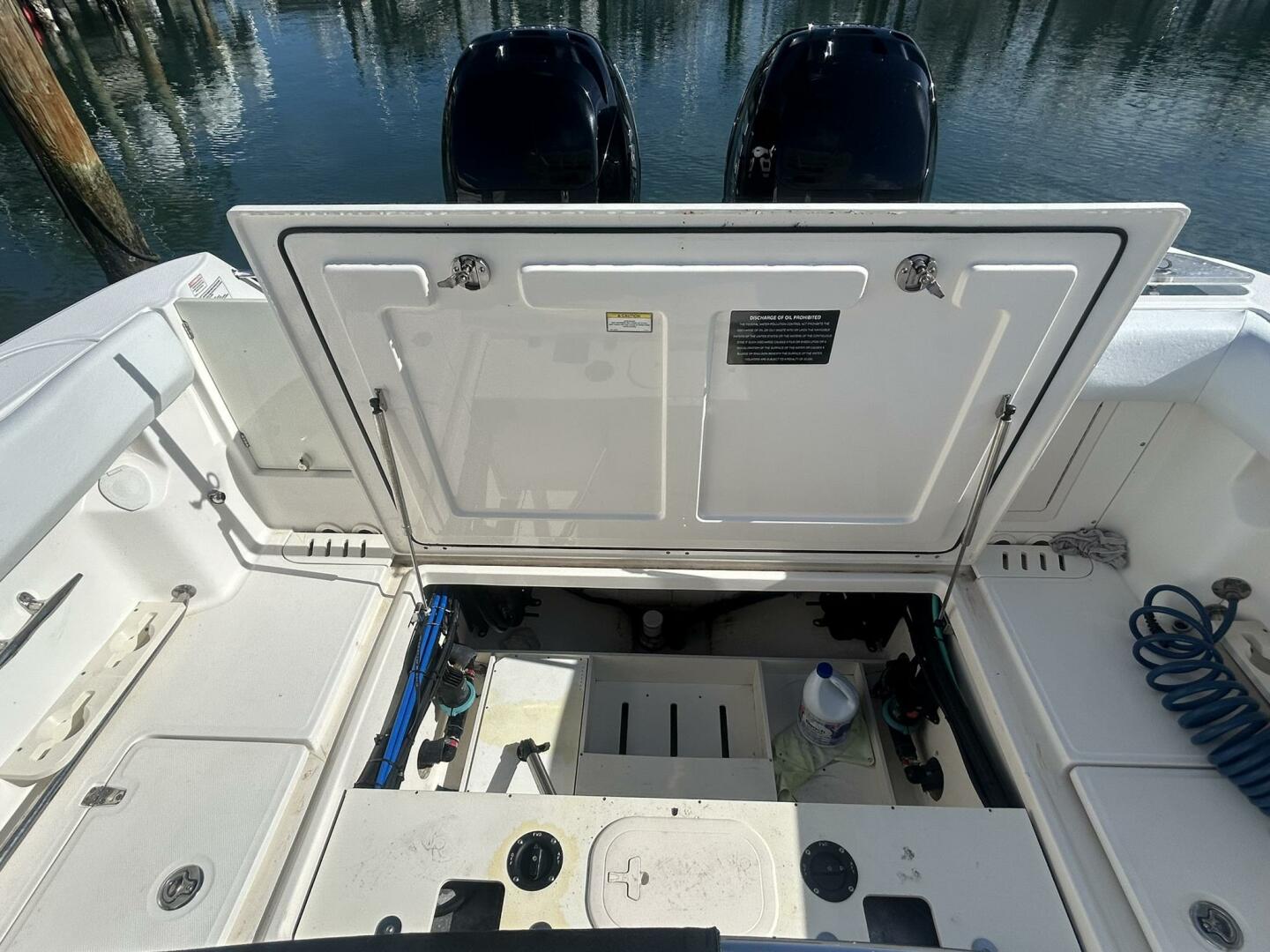 THE HOMESTRETCH  32ft Boston Whaler Yacht For Sale THE HOMESTRETCH  32ft Boston Whaler Yacht For Sale