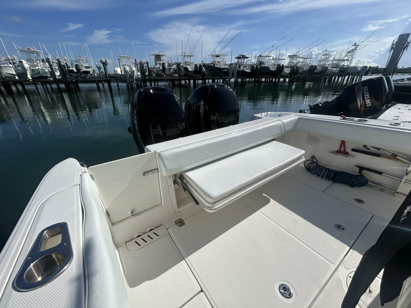 THE HOMESTRETCH  32ft Boston Whaler Yacht For Sale THE HOMESTRETCH  32ft Boston Whaler Yacht For Sale