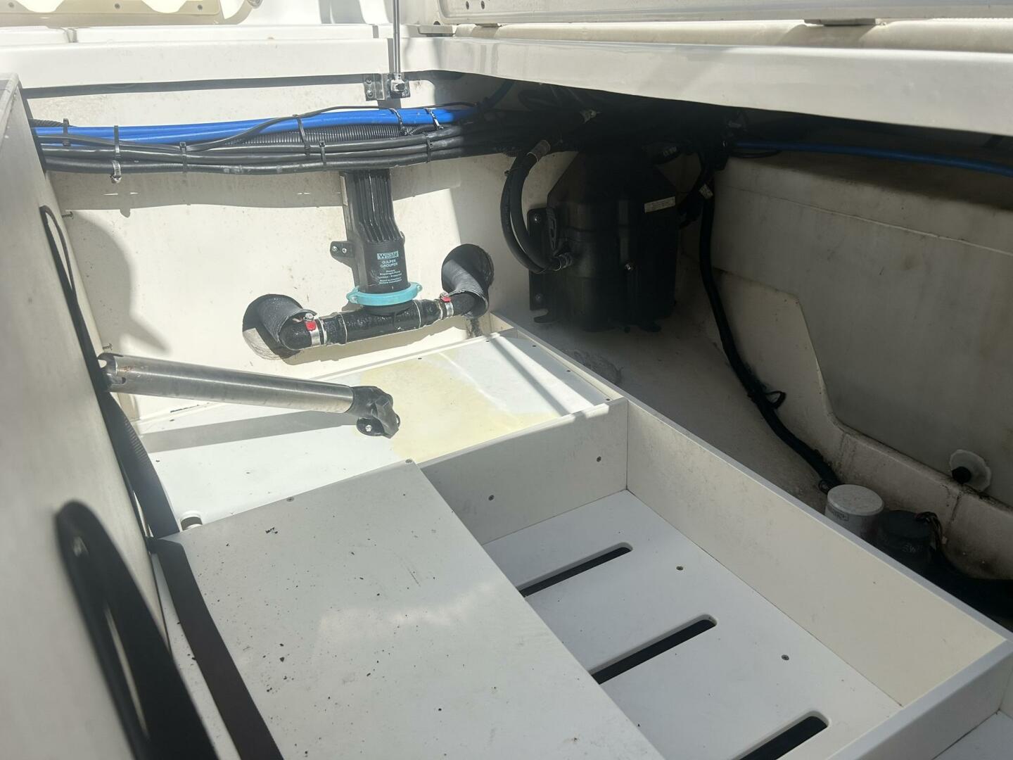 THE HOMESTRETCH  32ft Boston Whaler Yacht For Sale THE HOMESTRETCH  32ft Boston Whaler Yacht For Sale