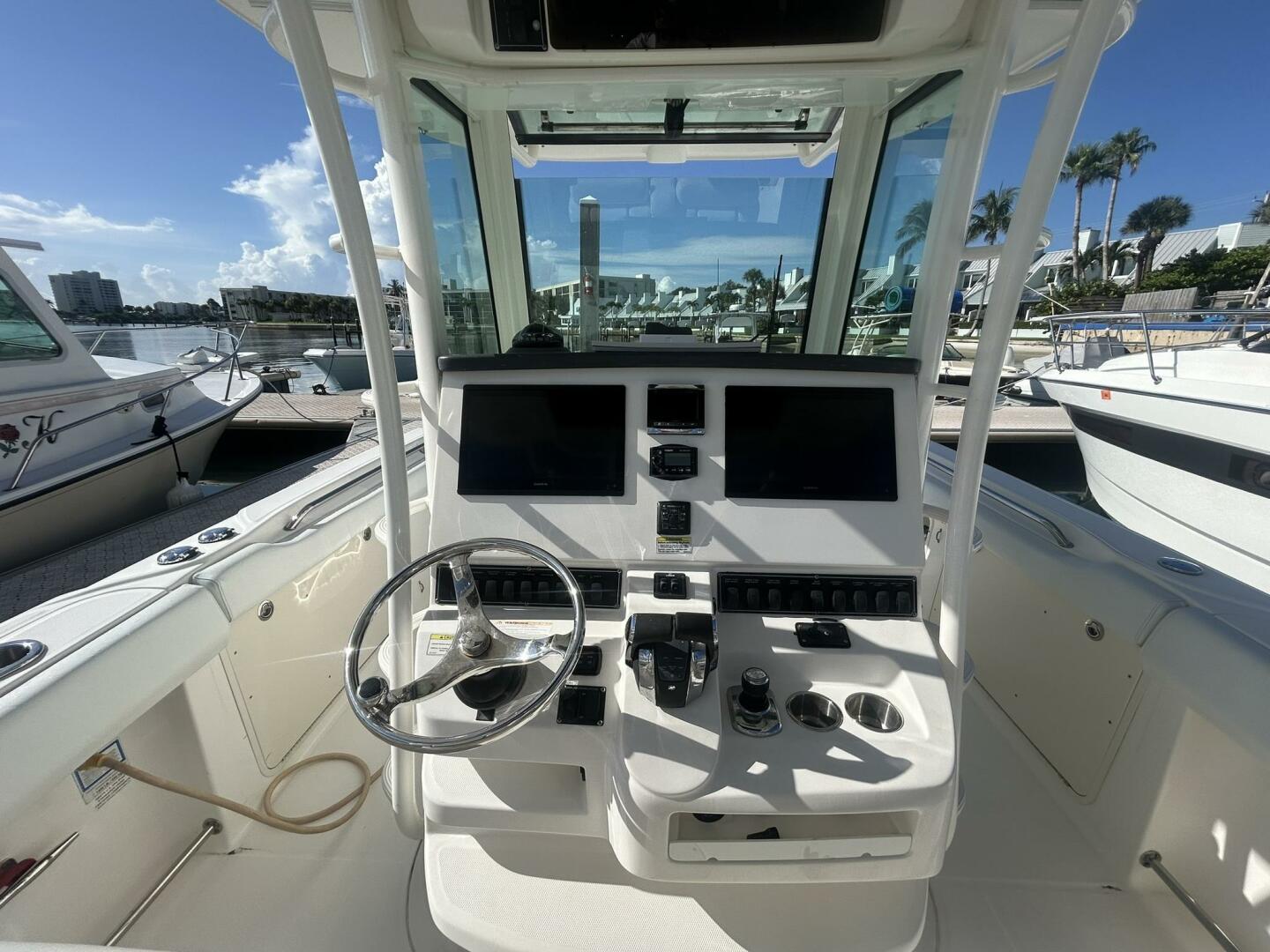 THE HOMESTRETCH  32ft Boston Whaler Yacht For Sale THE HOMESTRETCH  32ft Boston Whaler Yacht For Sale