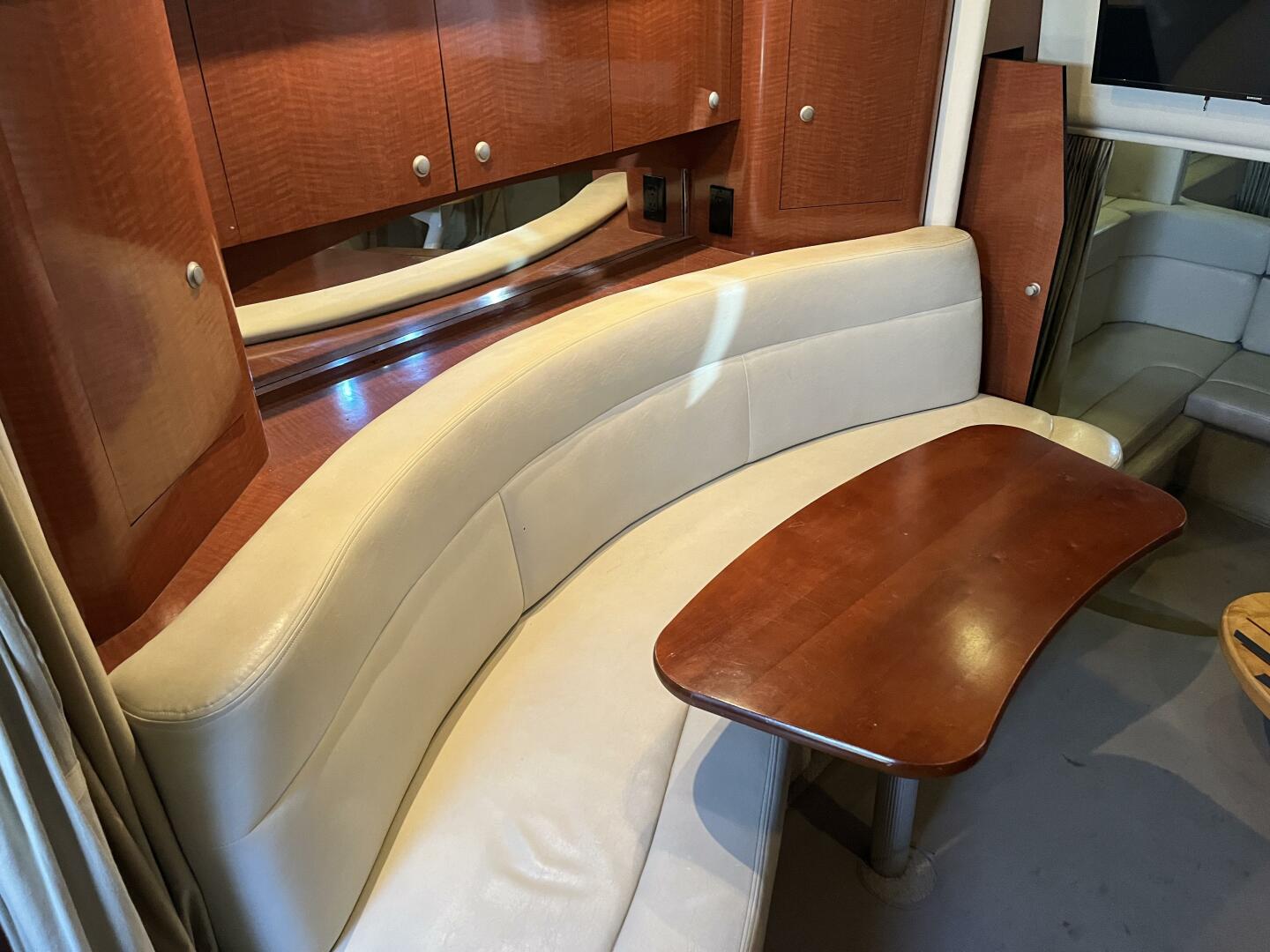 2005 Sea Ray 320 Sundancer