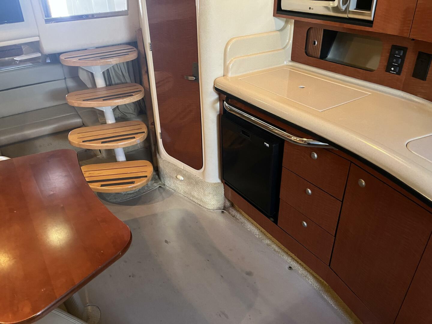 2005 Sea Ray 320 Sundancer