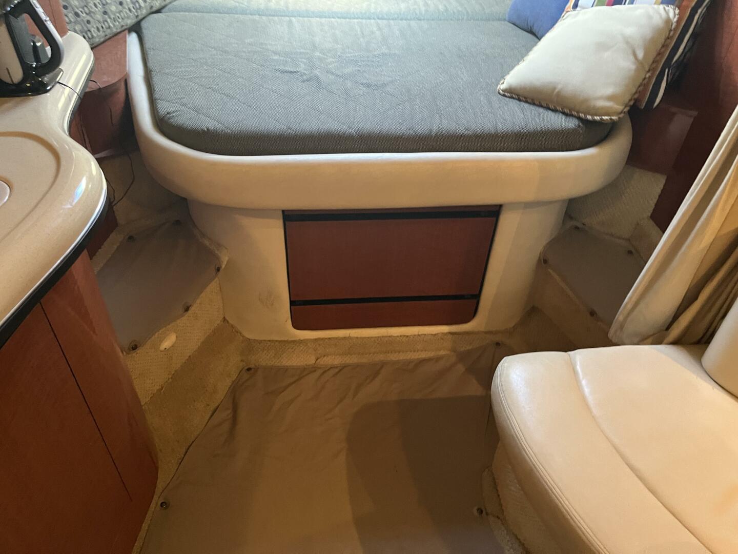 2005 Sea Ray 320 Sundancer