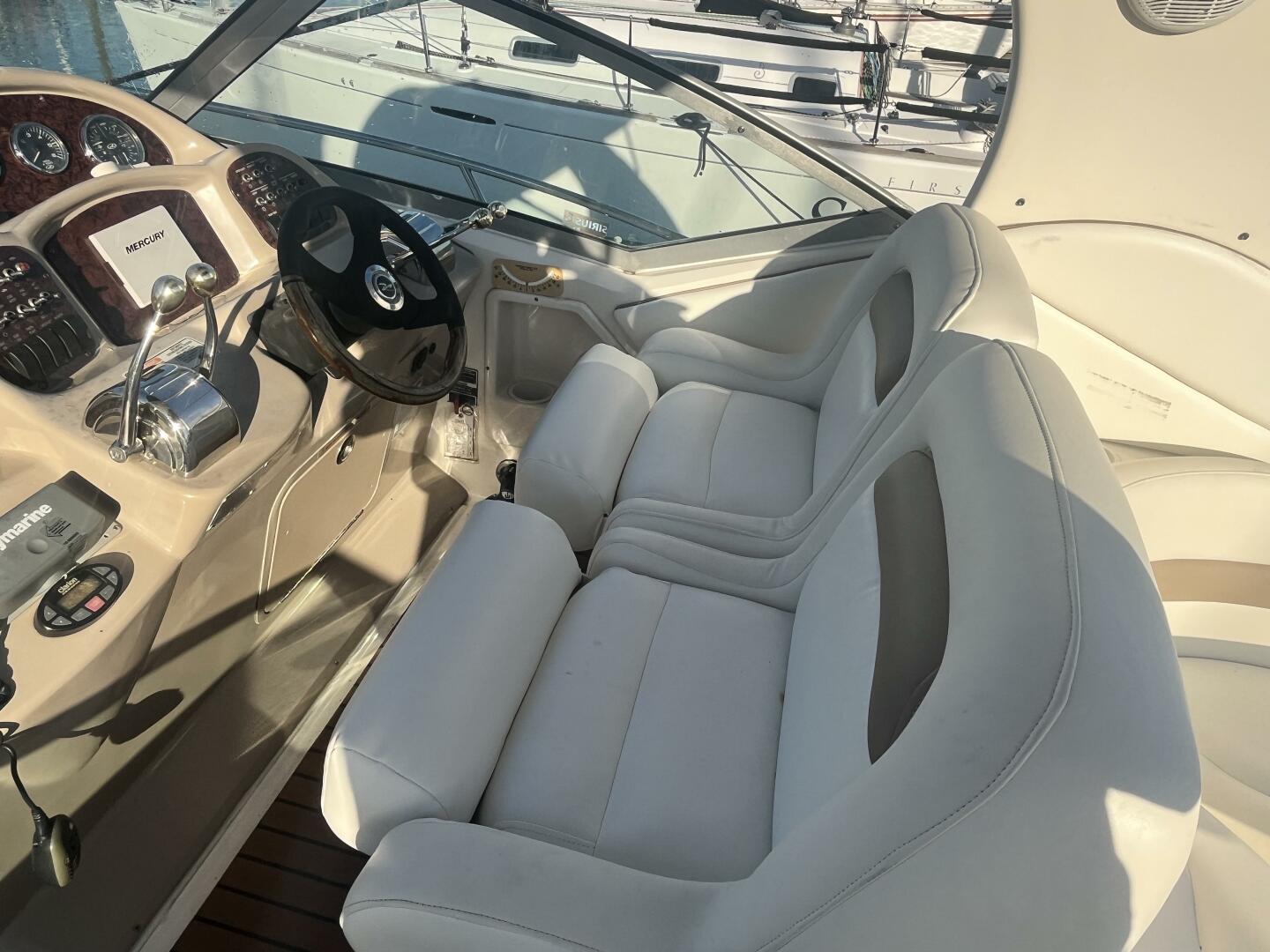 2005 Sea Ray 320 Sundancer