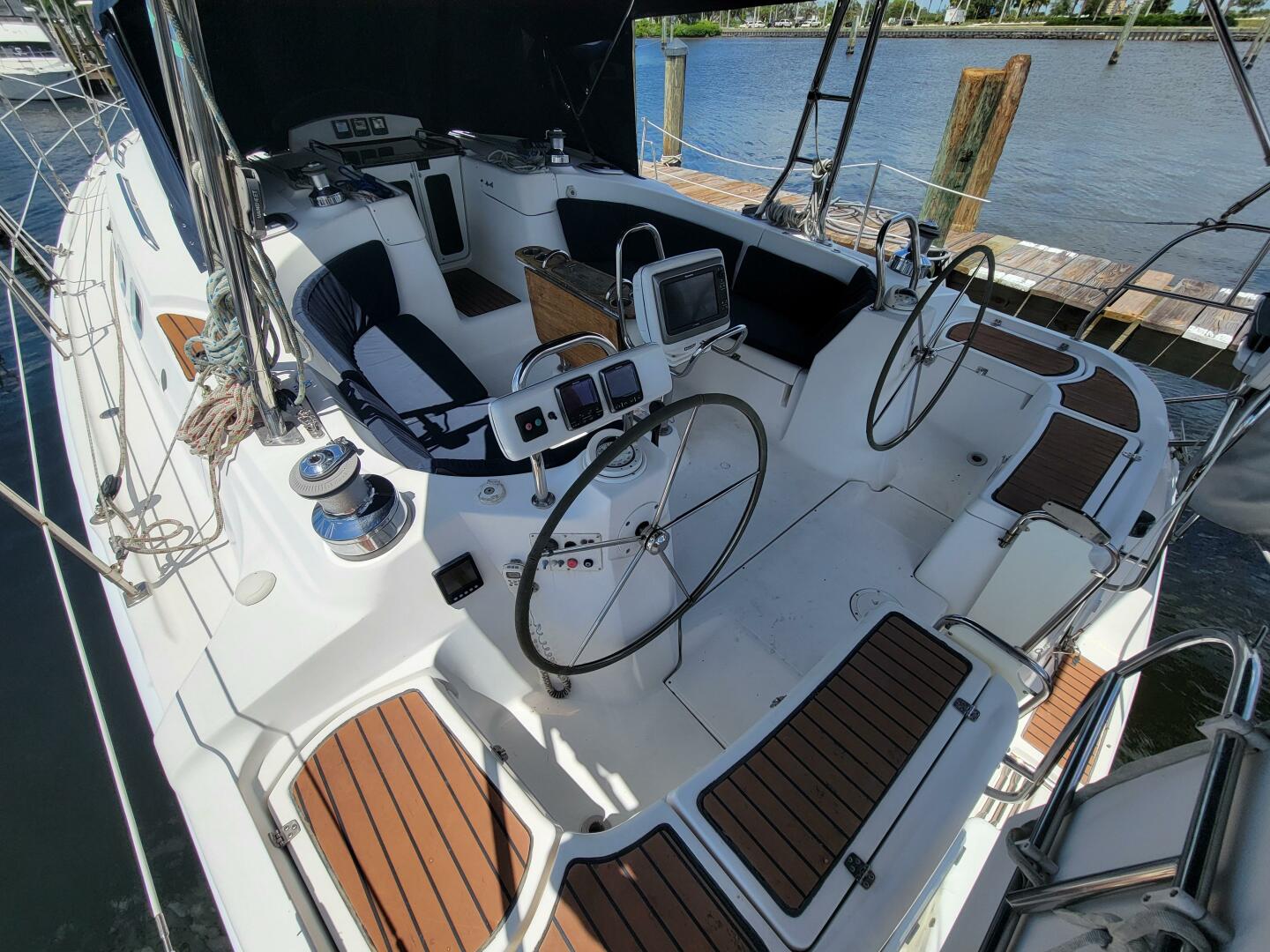 Slip Aweigh 49ft Hunter Yacht For Sale