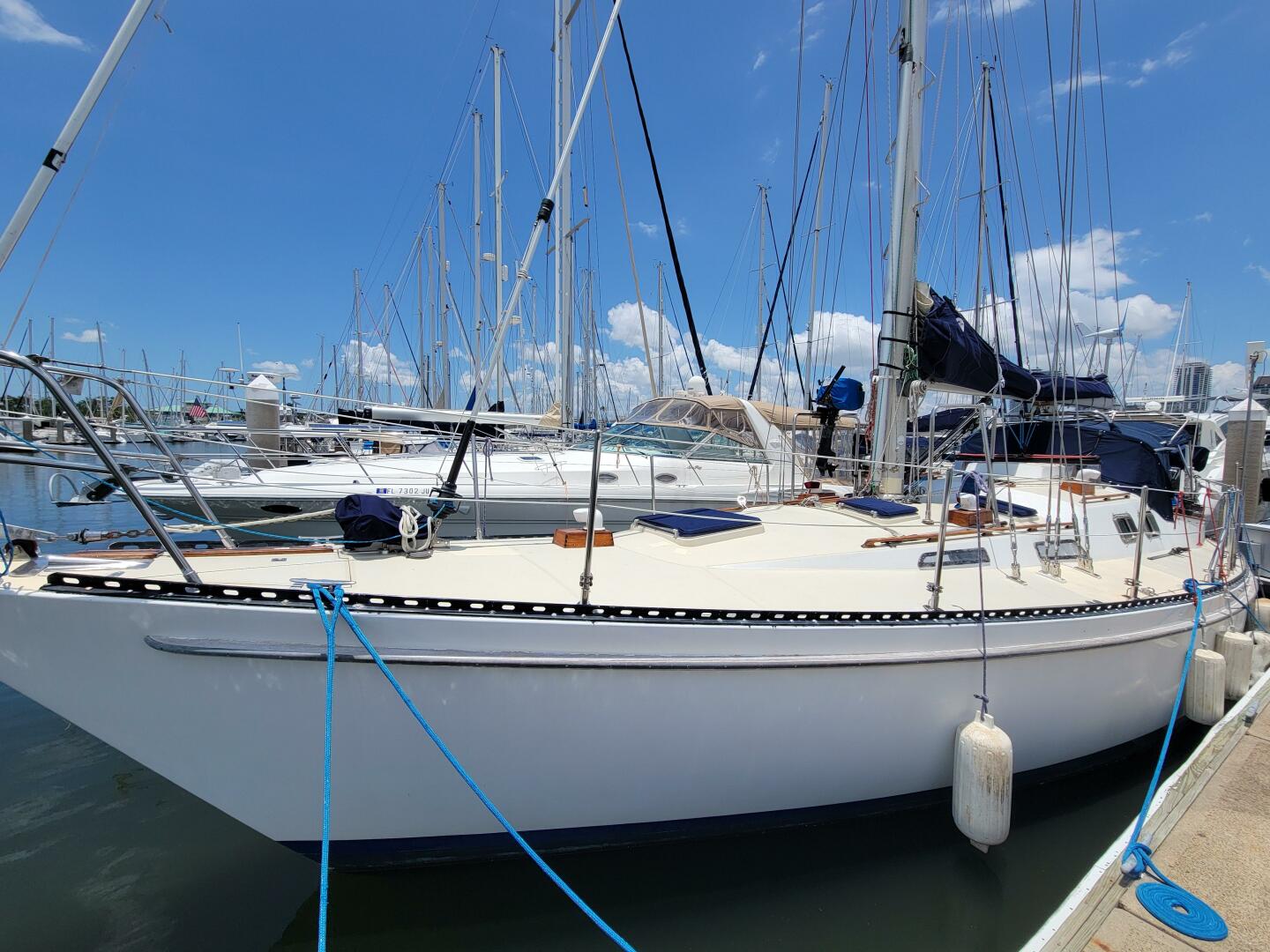 Searcher 42ft Tayana Yacht For Sale