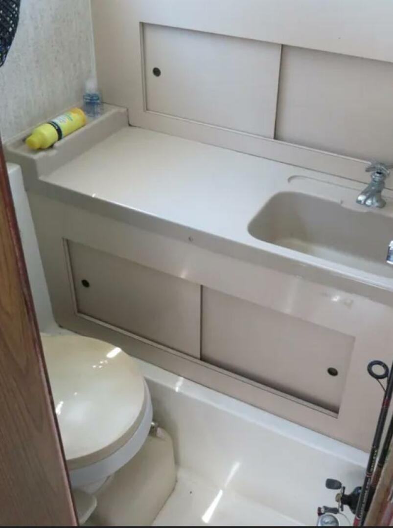 Off the Hook 28ft Bertram Yacht For Sale Off the Hook 28ft Bertram Yacht For Sale