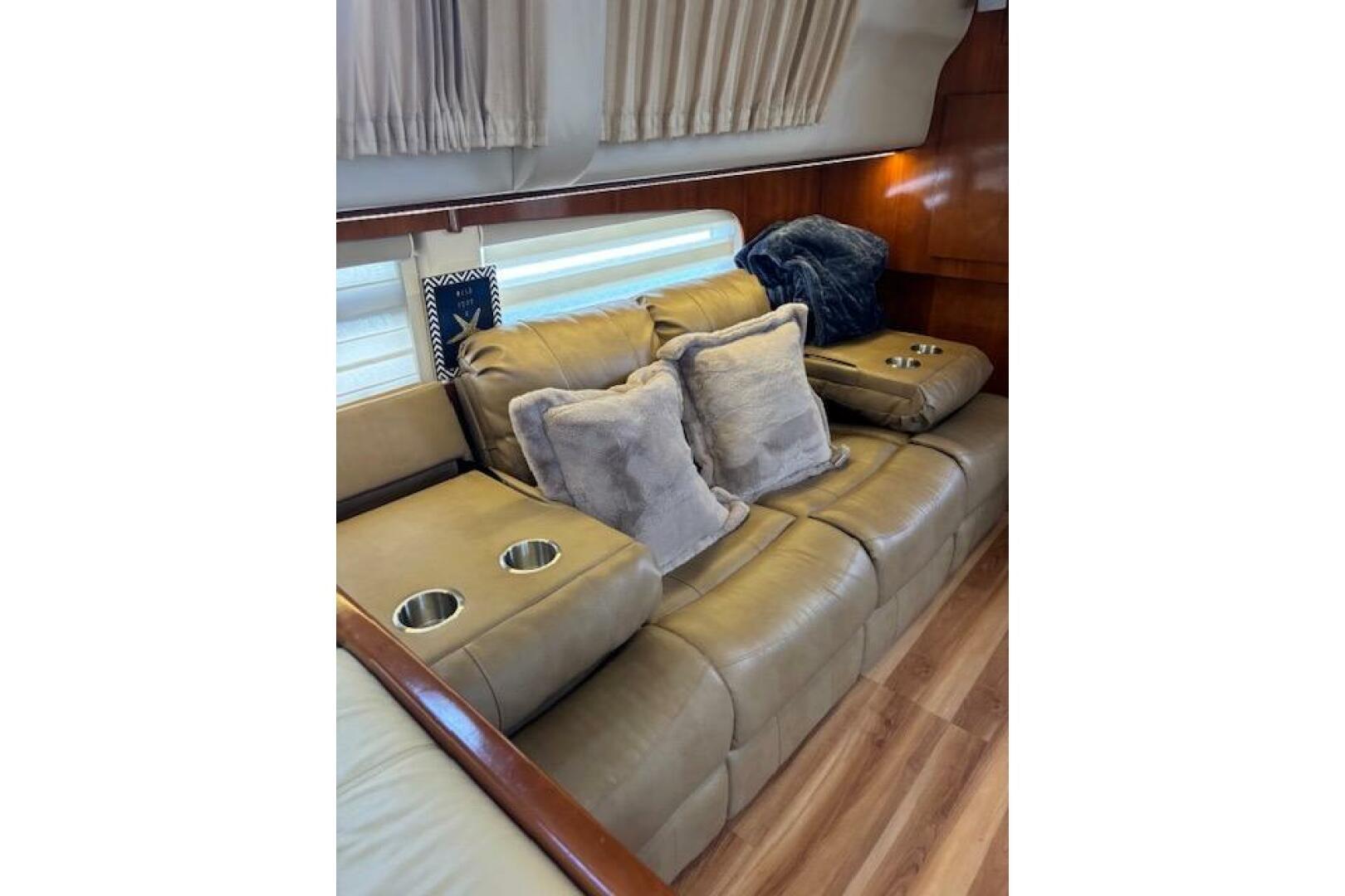 Luxurious interior of 2004 Carver 466 Motor Yacht with plush