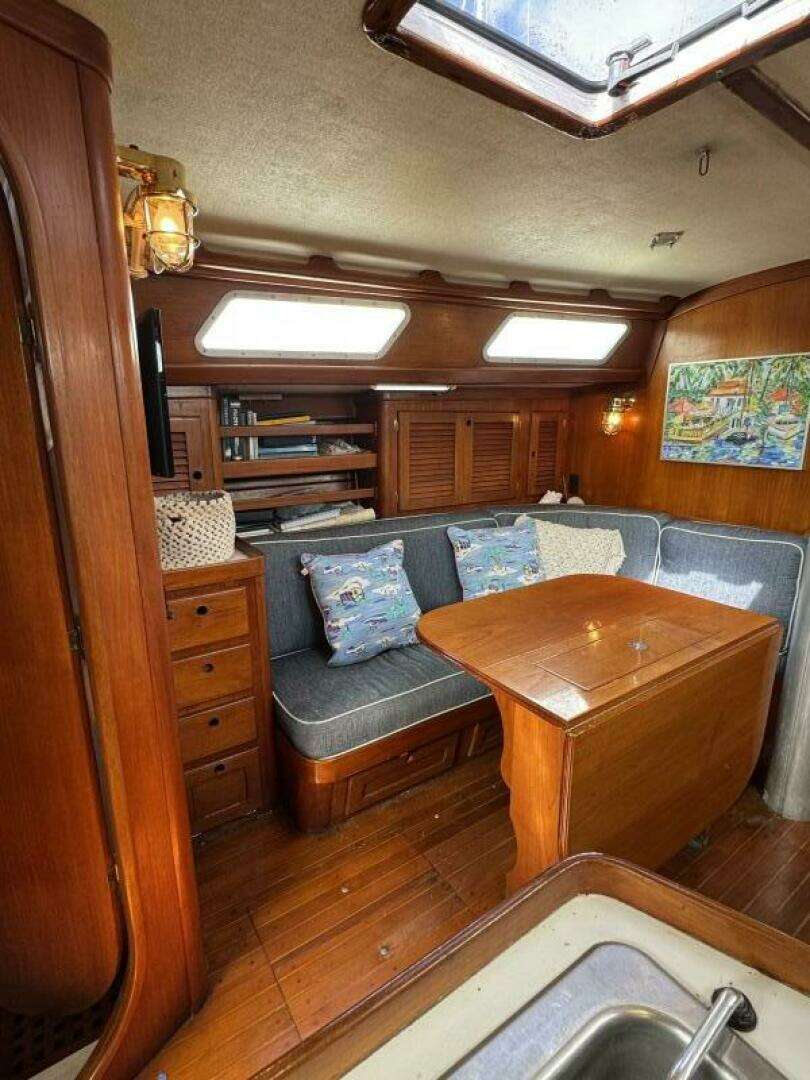 Maratime 41ft Bristol Yacht For Sale Maratime 41ft Bristol Yacht For Sale